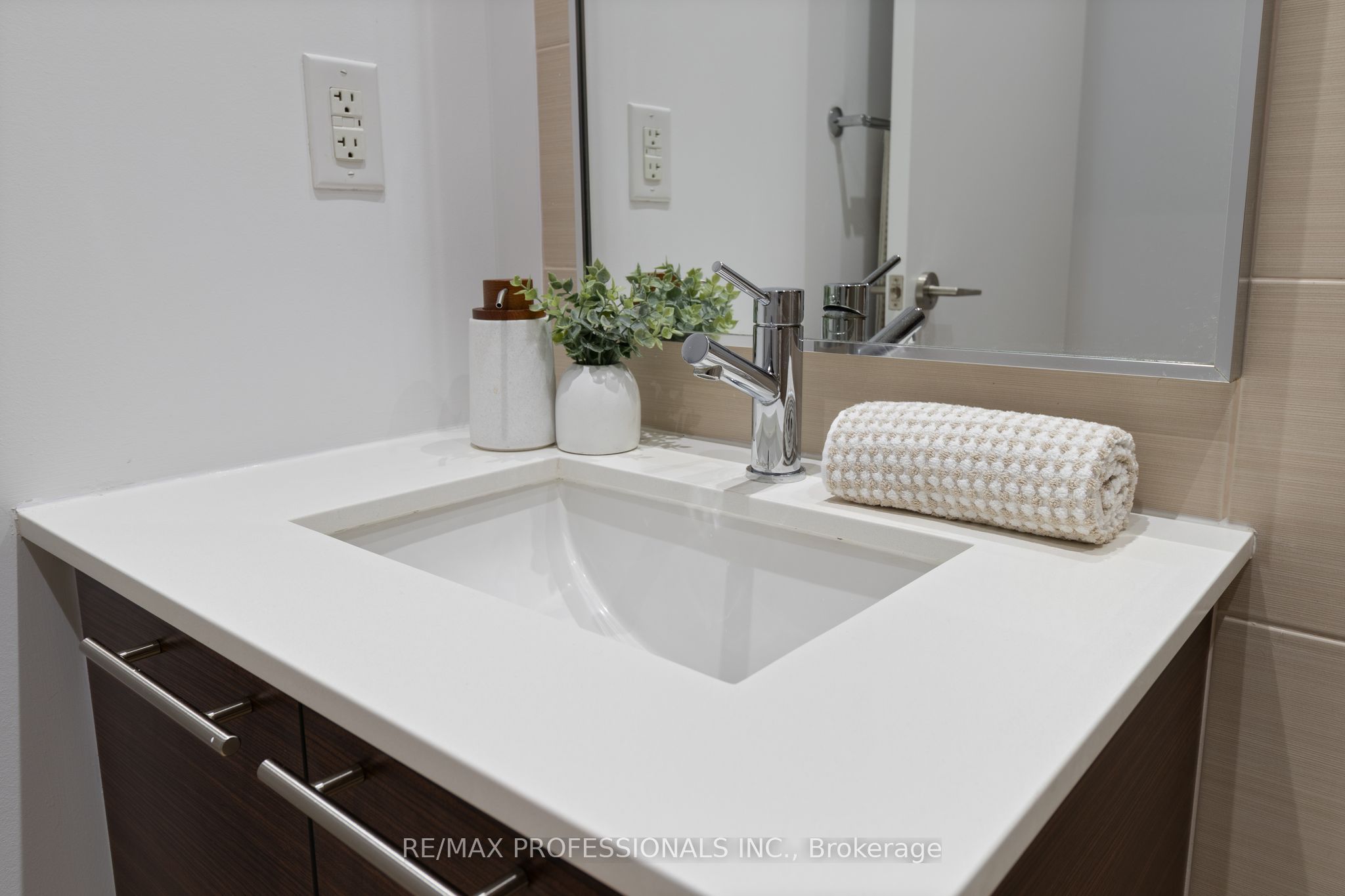 3 Market Street 422 Property Photo 10