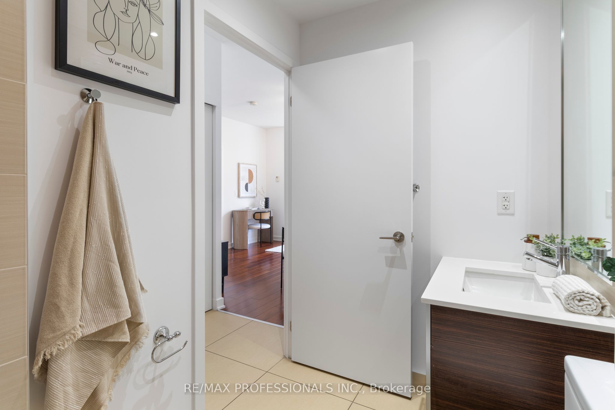 3 Market Street 422 Property Photo 11