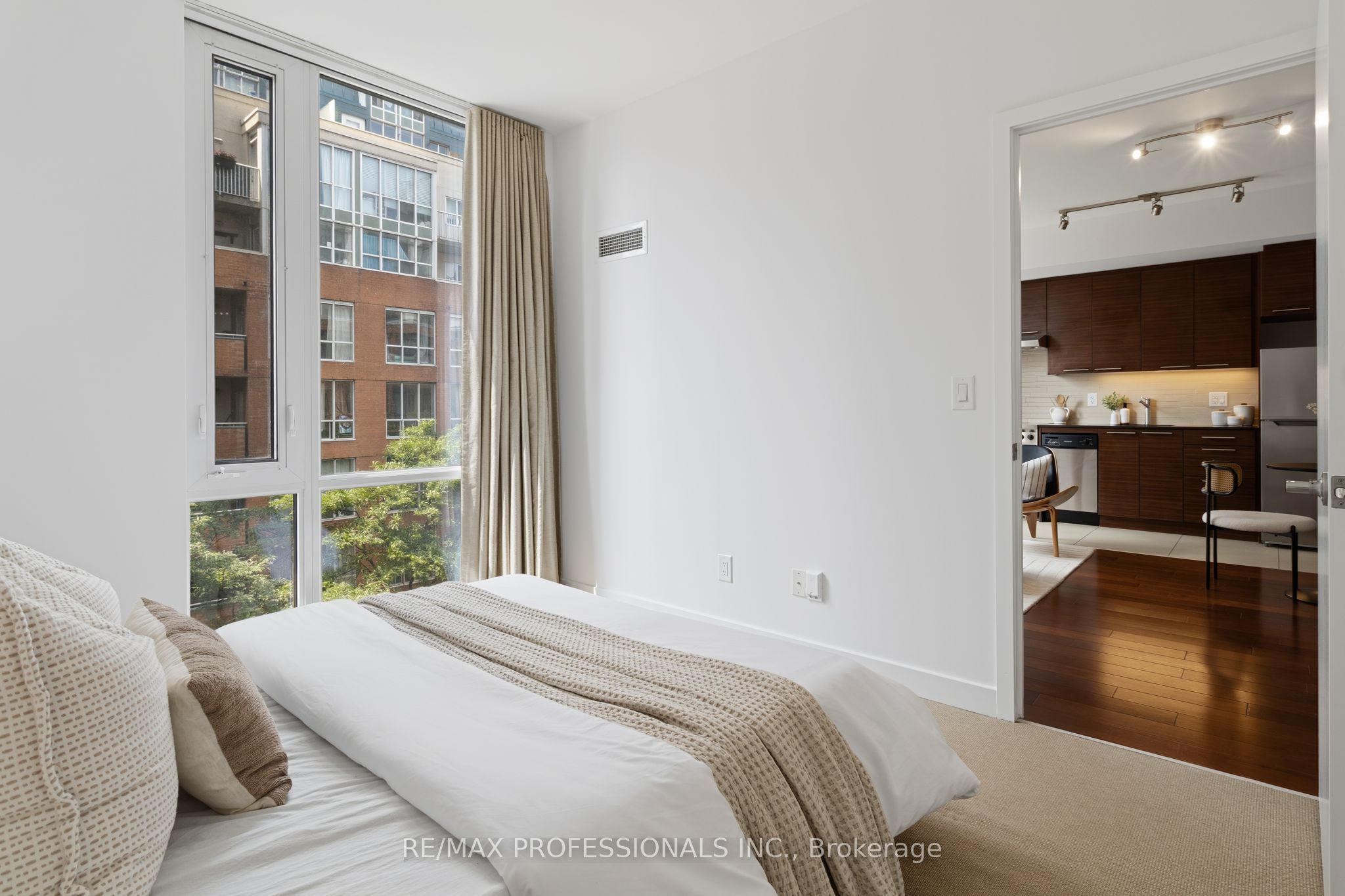 3 Market Street 422 Property Photo 28
