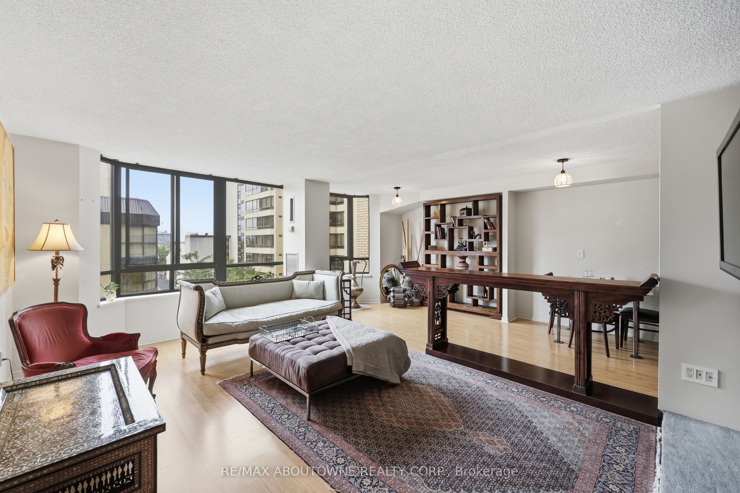280 Simcoe Street 1003 Property Photo 1