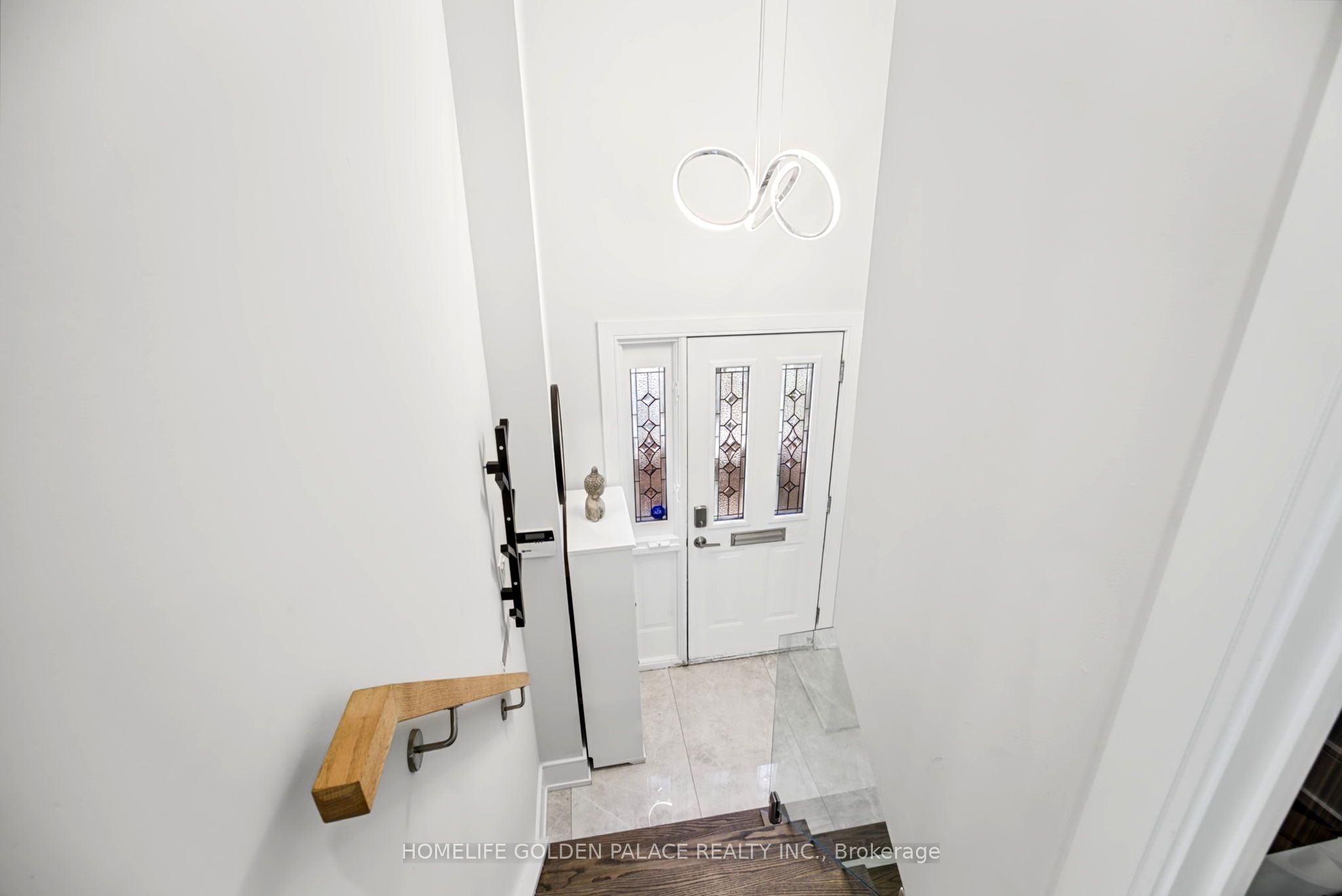 8 Red Maple Court Property Photo 2