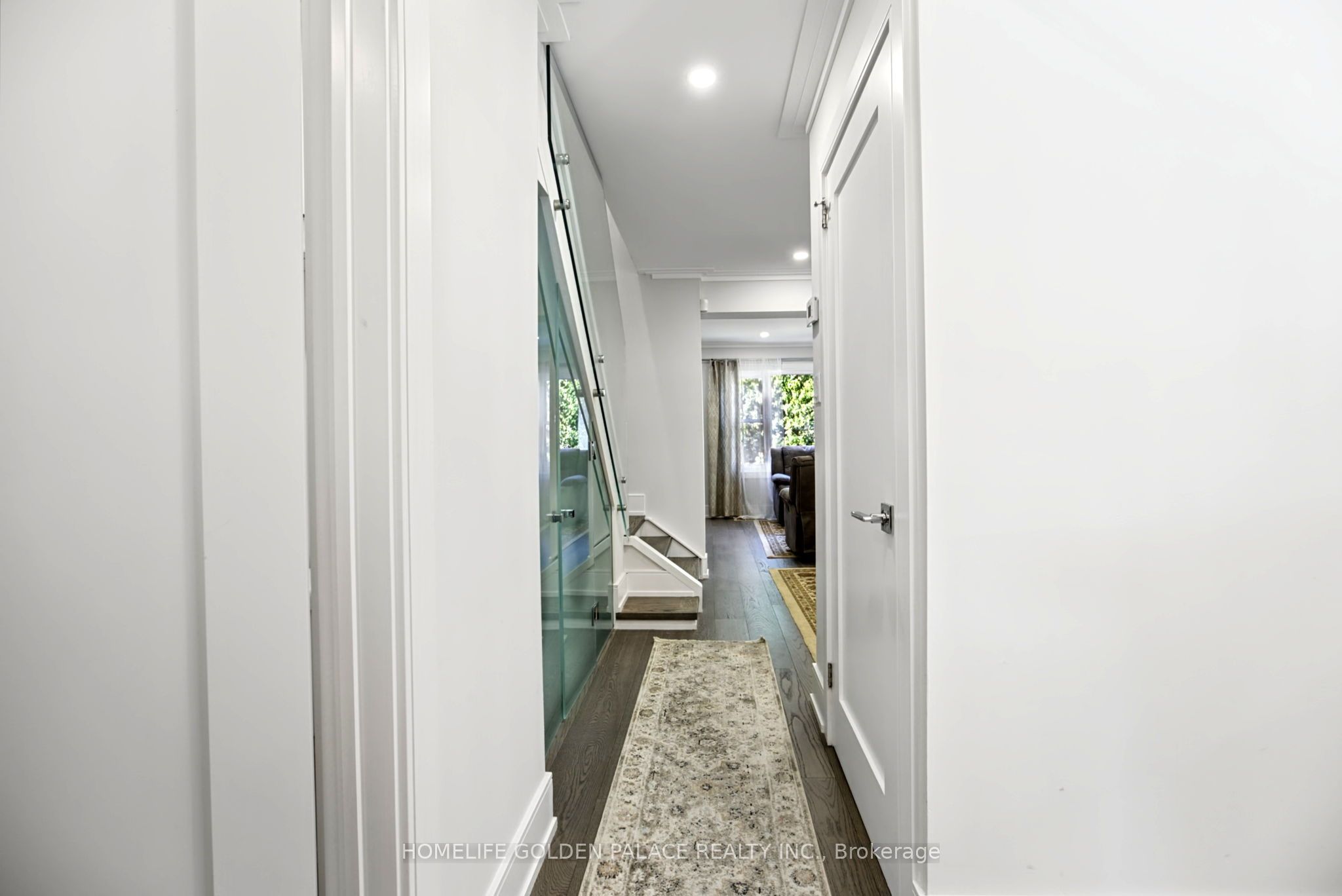 8 Red Maple Court Property Photo 4