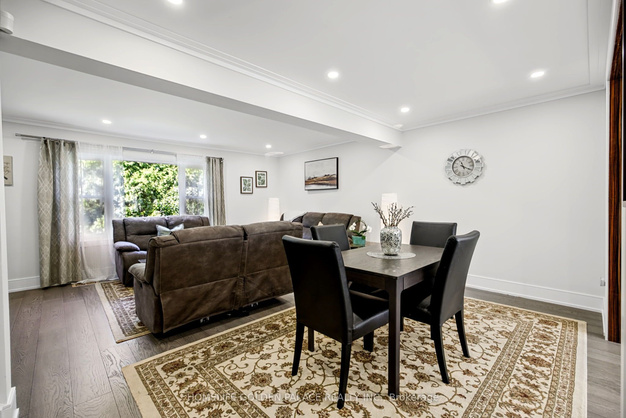 8 Red Maple Court Property Photo 5