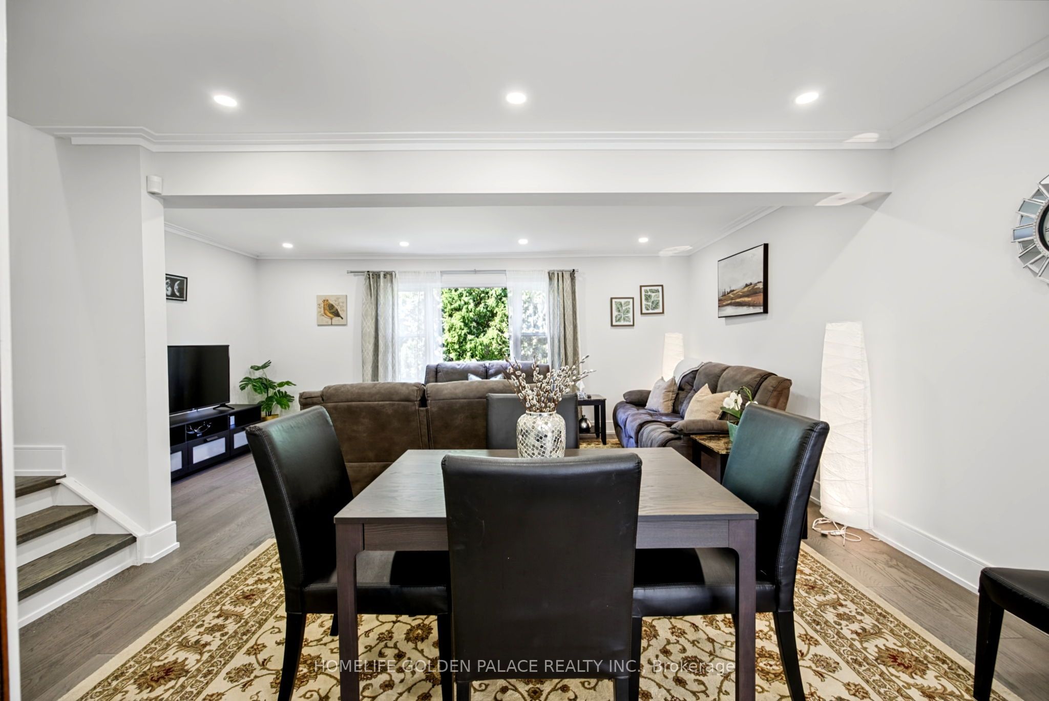 8 Red Maple Court Property Photo 6