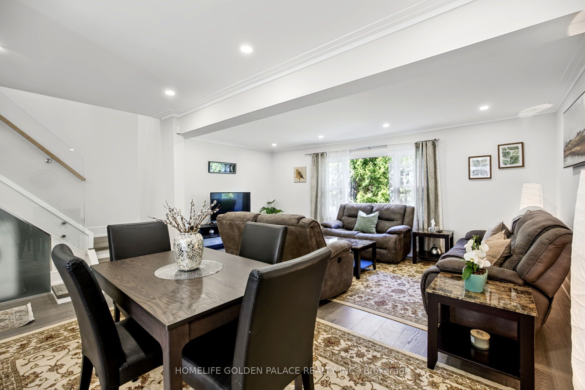 8 Red Maple Court Property Photo 7
