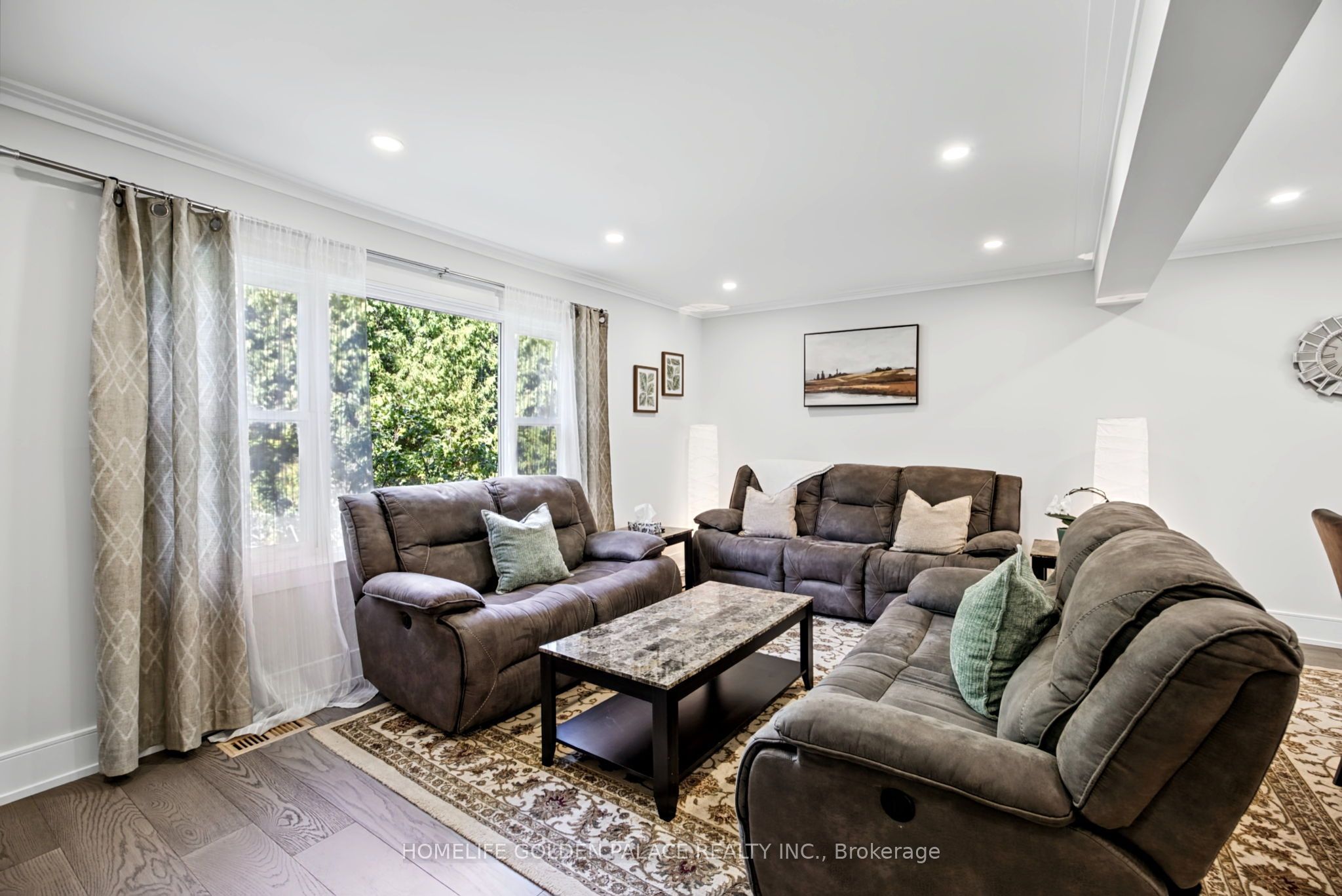 8 Red Maple Court Property Photo 9