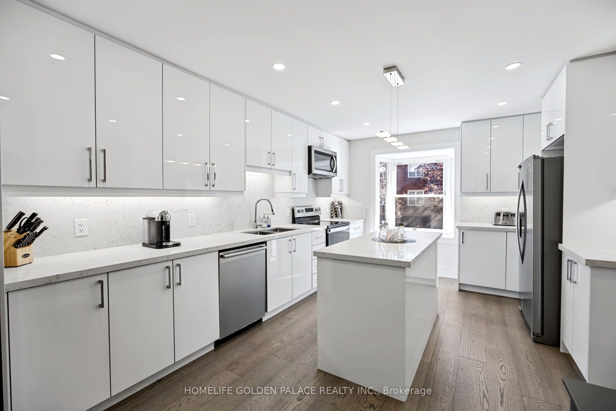 8 Red Maple Court Property Photo 15
