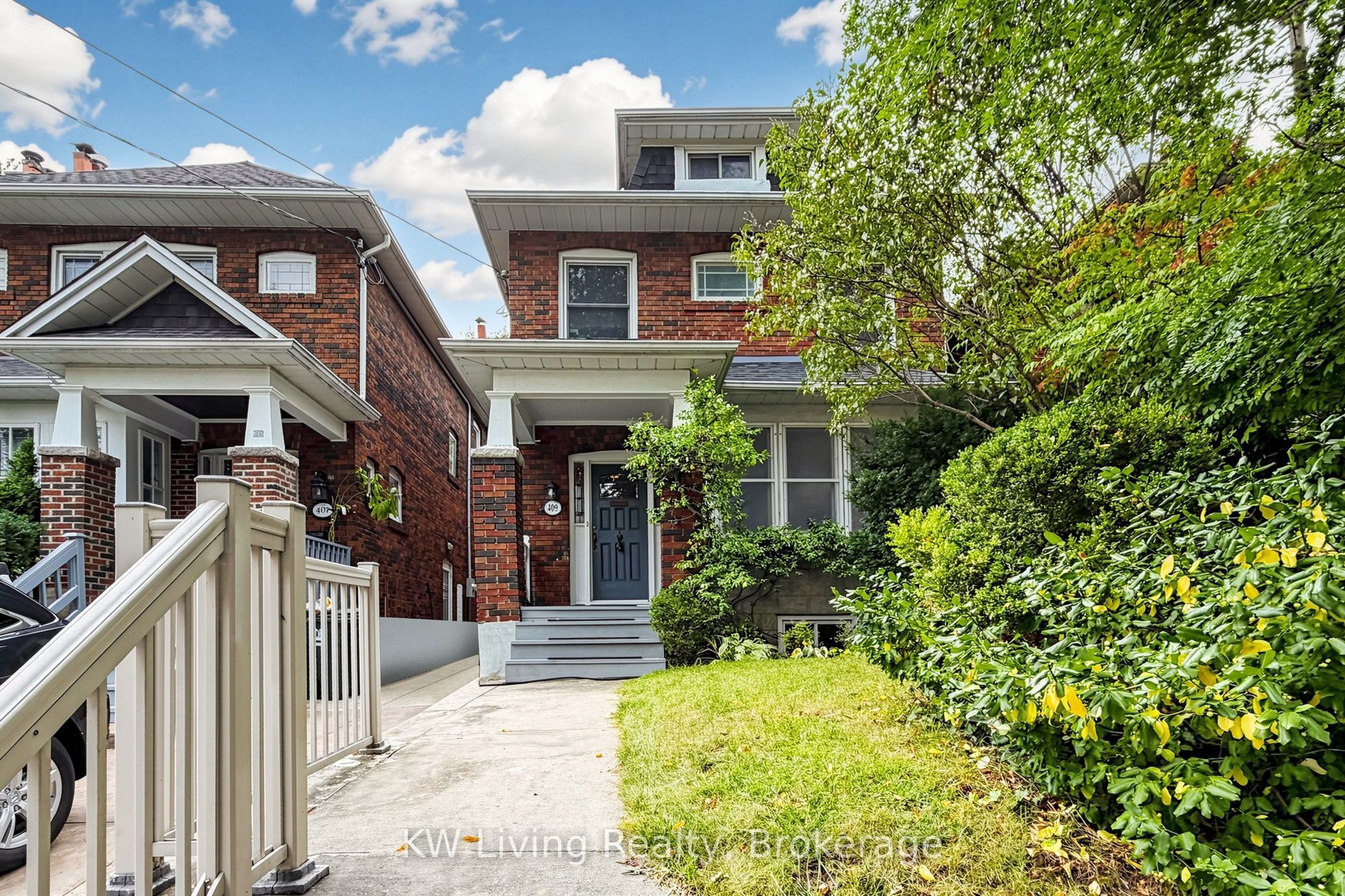 409 St Clements Avenue Property Photo 4
