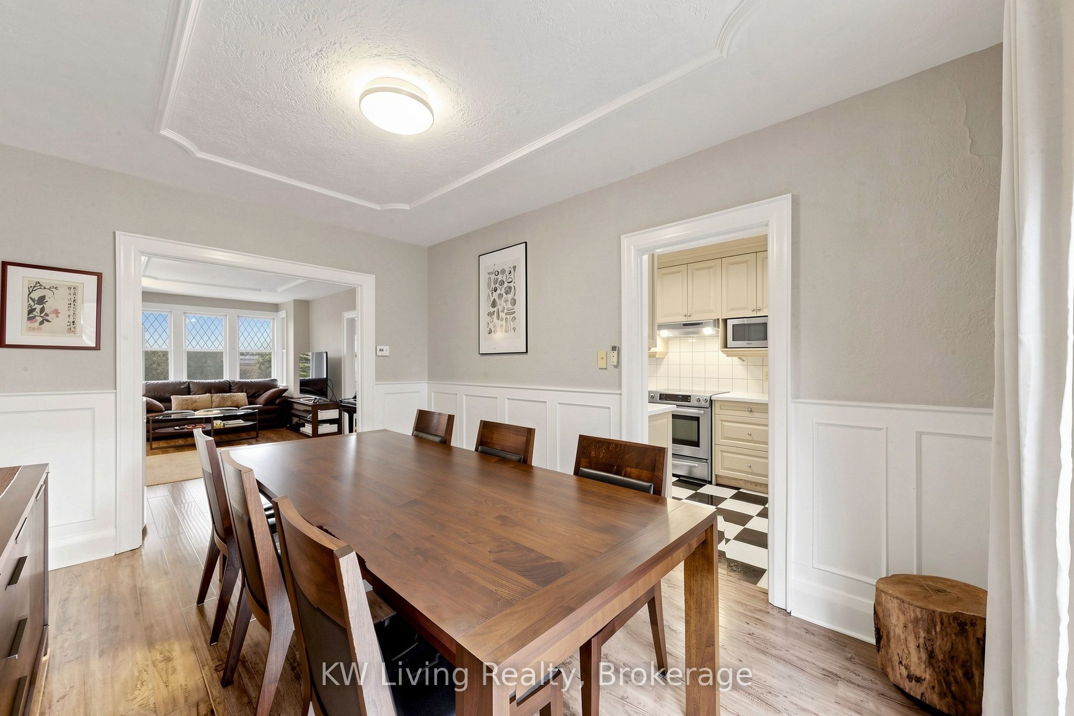 409 St Clements Avenue Property Photo 15
