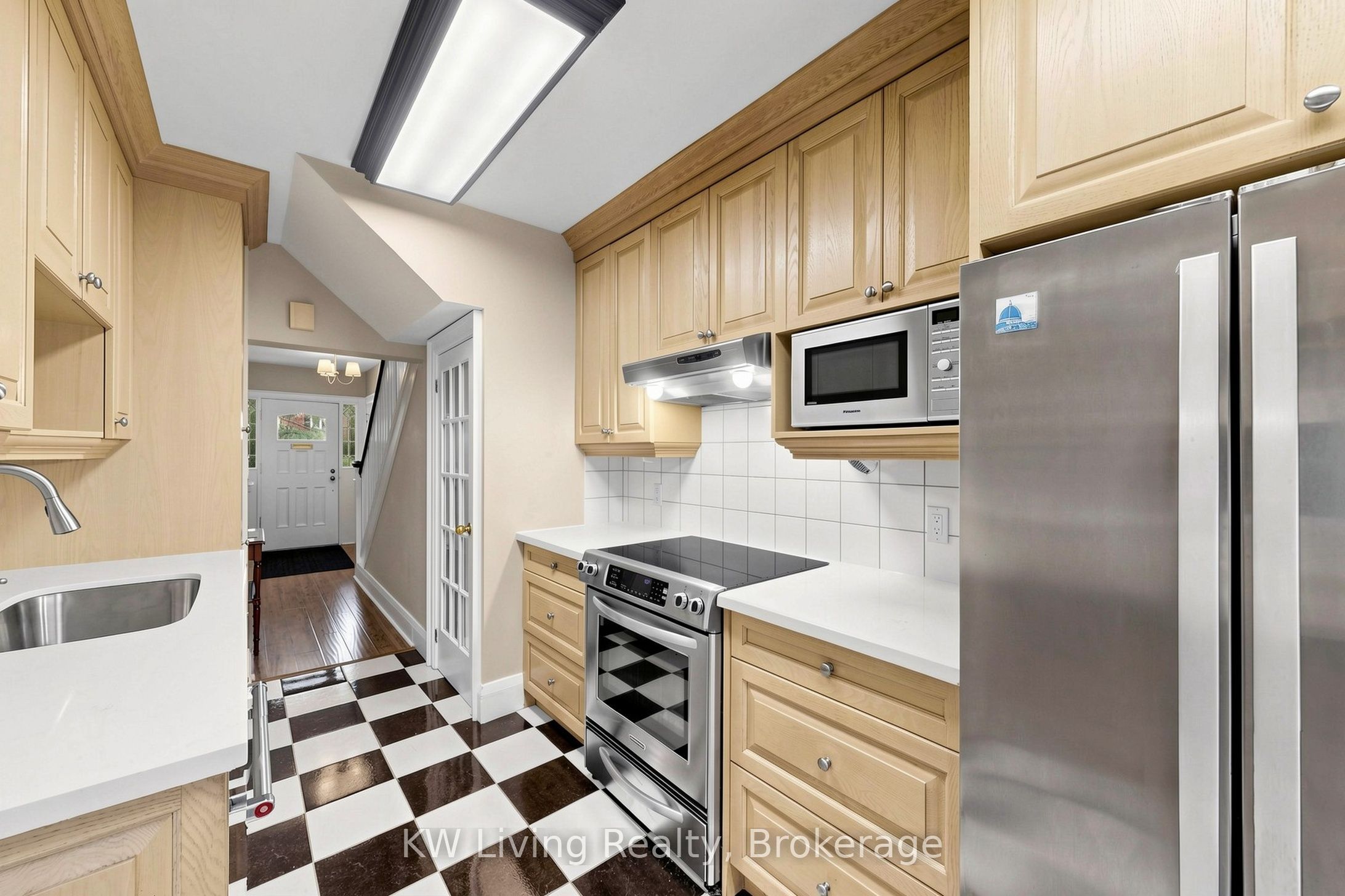 409 St Clements Avenue Property Photo 18