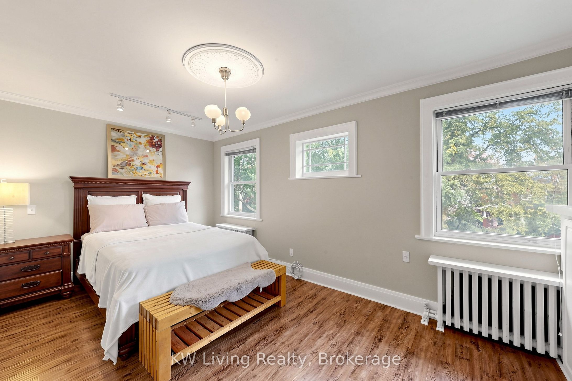 409 St Clements Avenue Property Photo 21