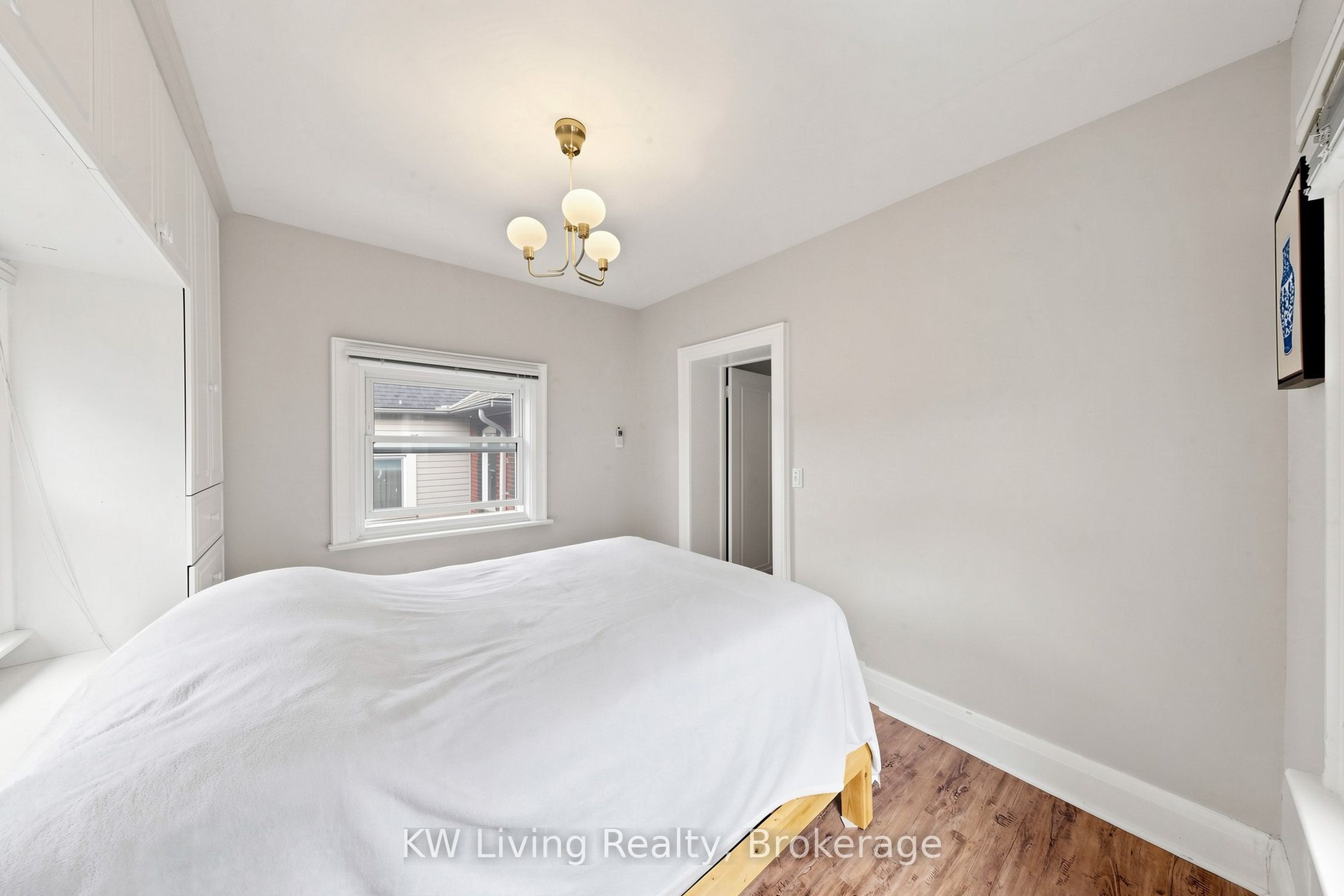 409 St Clements Avenue Property Photo 32