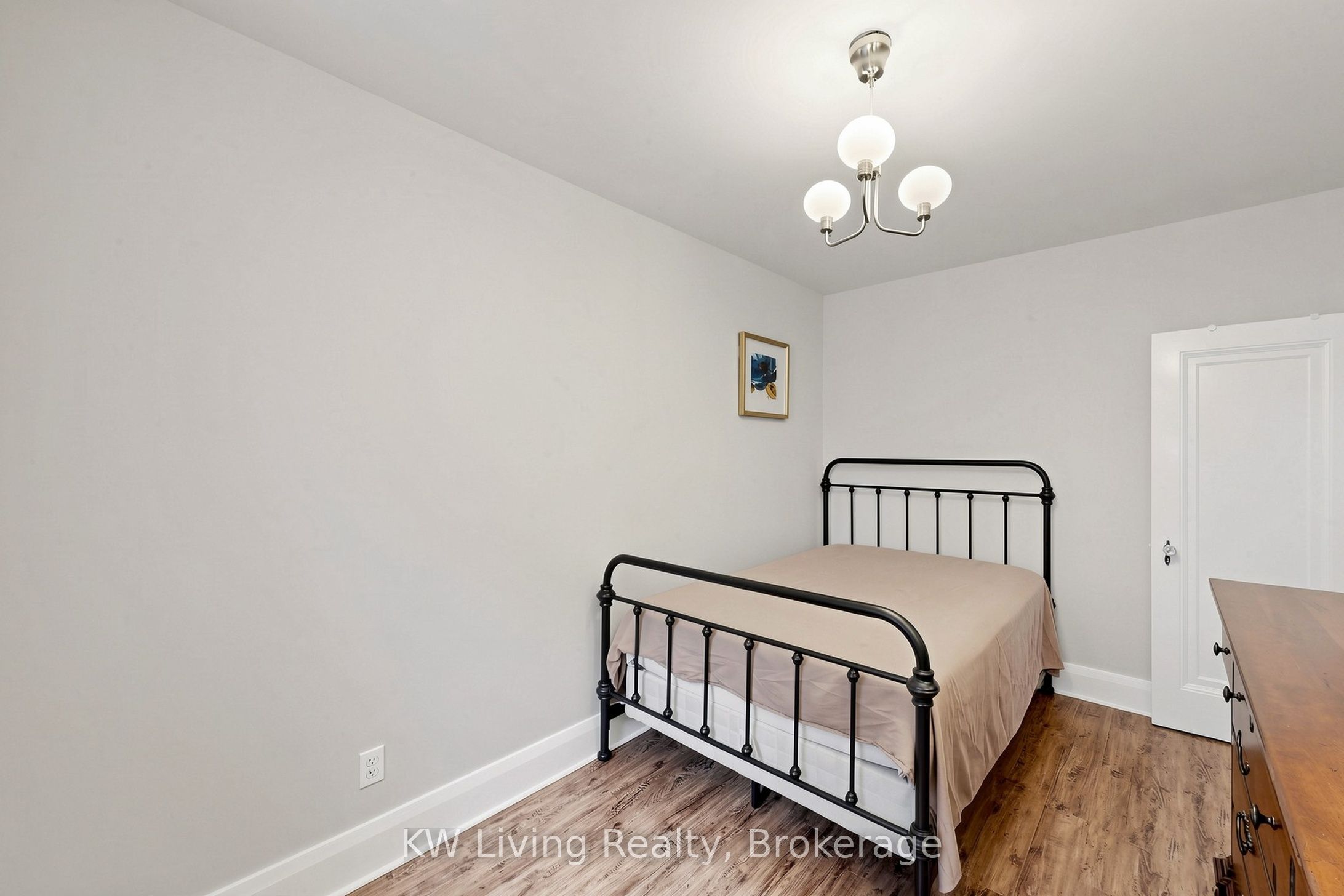 409 St Clements Avenue Property Photo 36