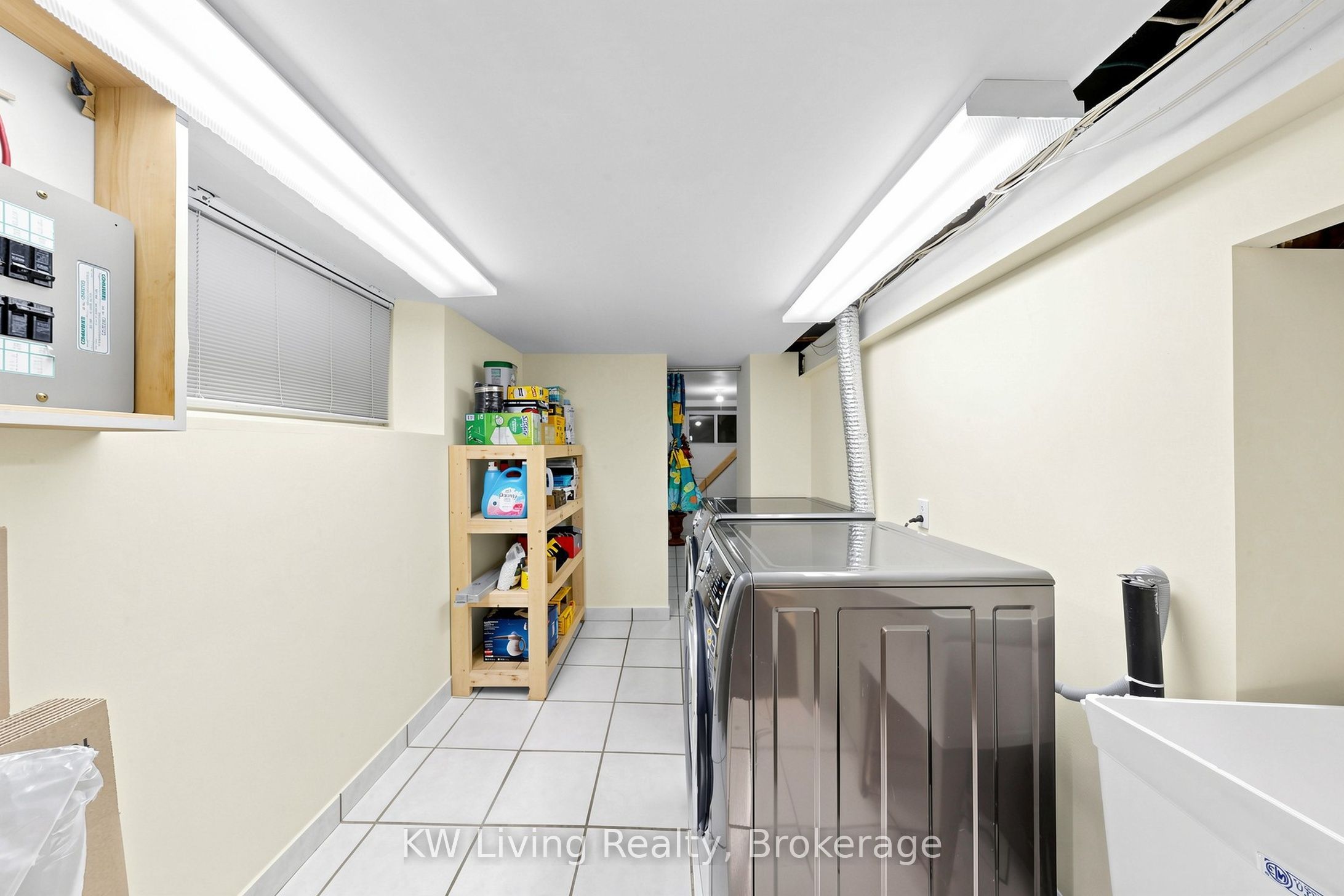 409 St Clements Avenue Property Photo 43
