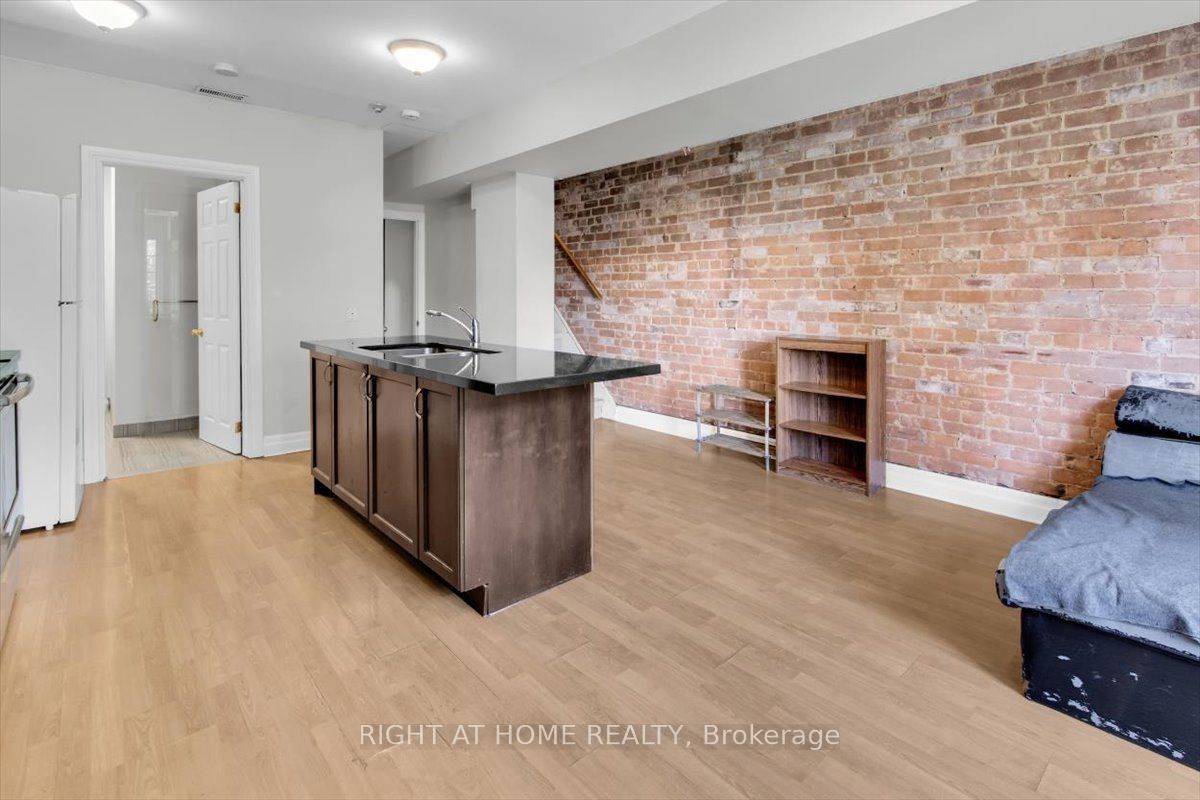 182 Mutual Street 2nd & 3rd Floor Property Photo 10