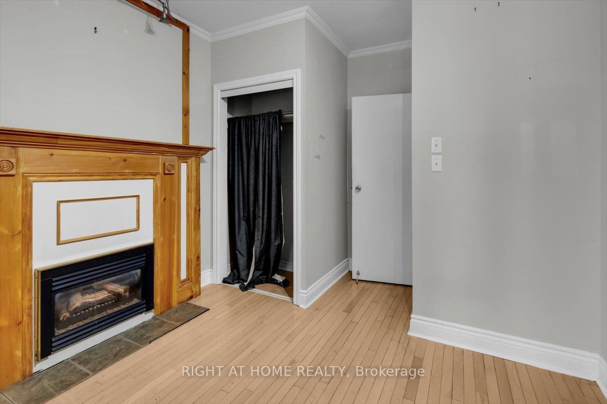 182 Mutual Street Main & Lower Property Photo 8
