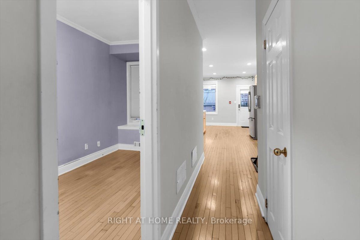 182 Mutual Street Main & Lower Property Photo 9