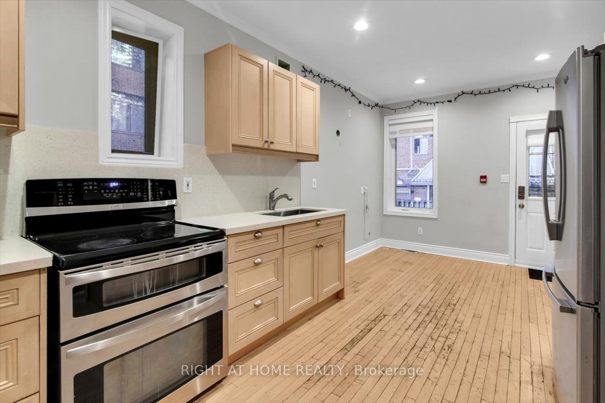 182 Mutual Street Main & Lower Property Photo 13