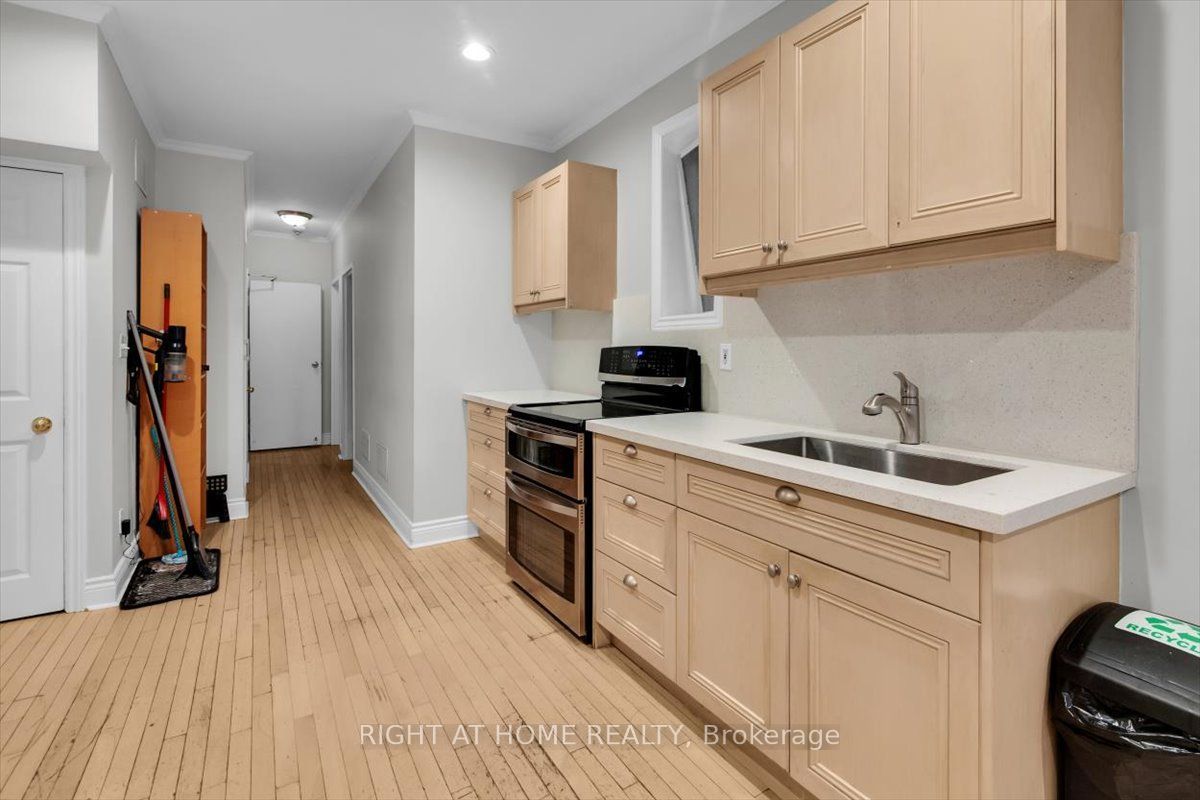 182 Mutual Street Main & Lower Property Photo 15