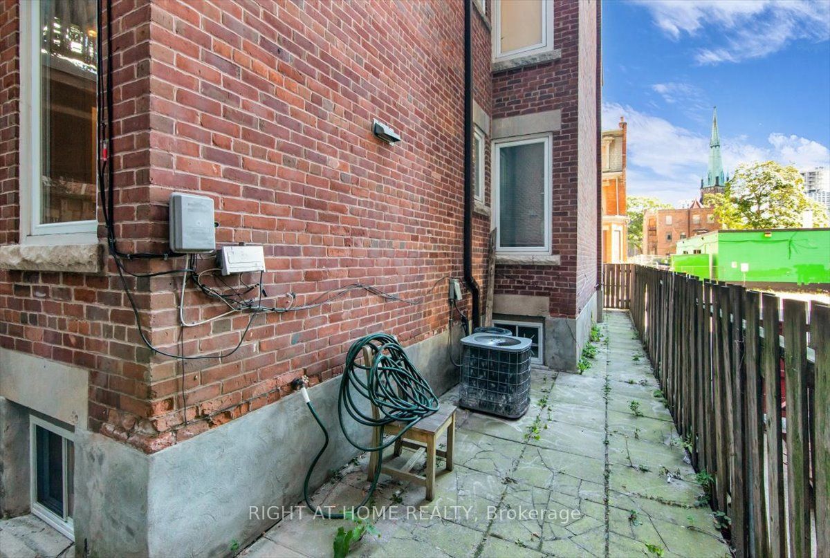 182 Mutual Street Main & Lower Property Photo 27