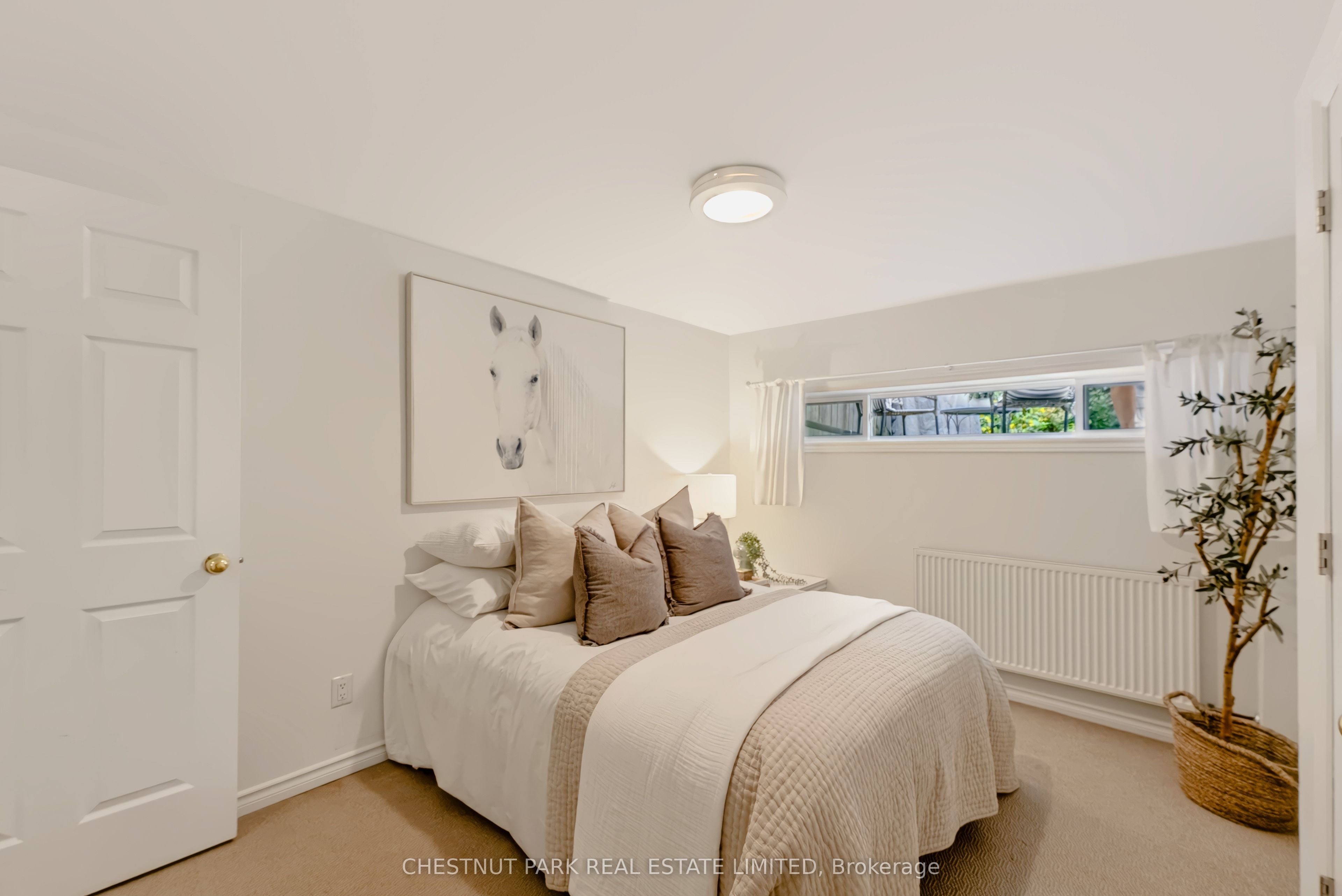 42 Bowood Avenue Property Photo 36