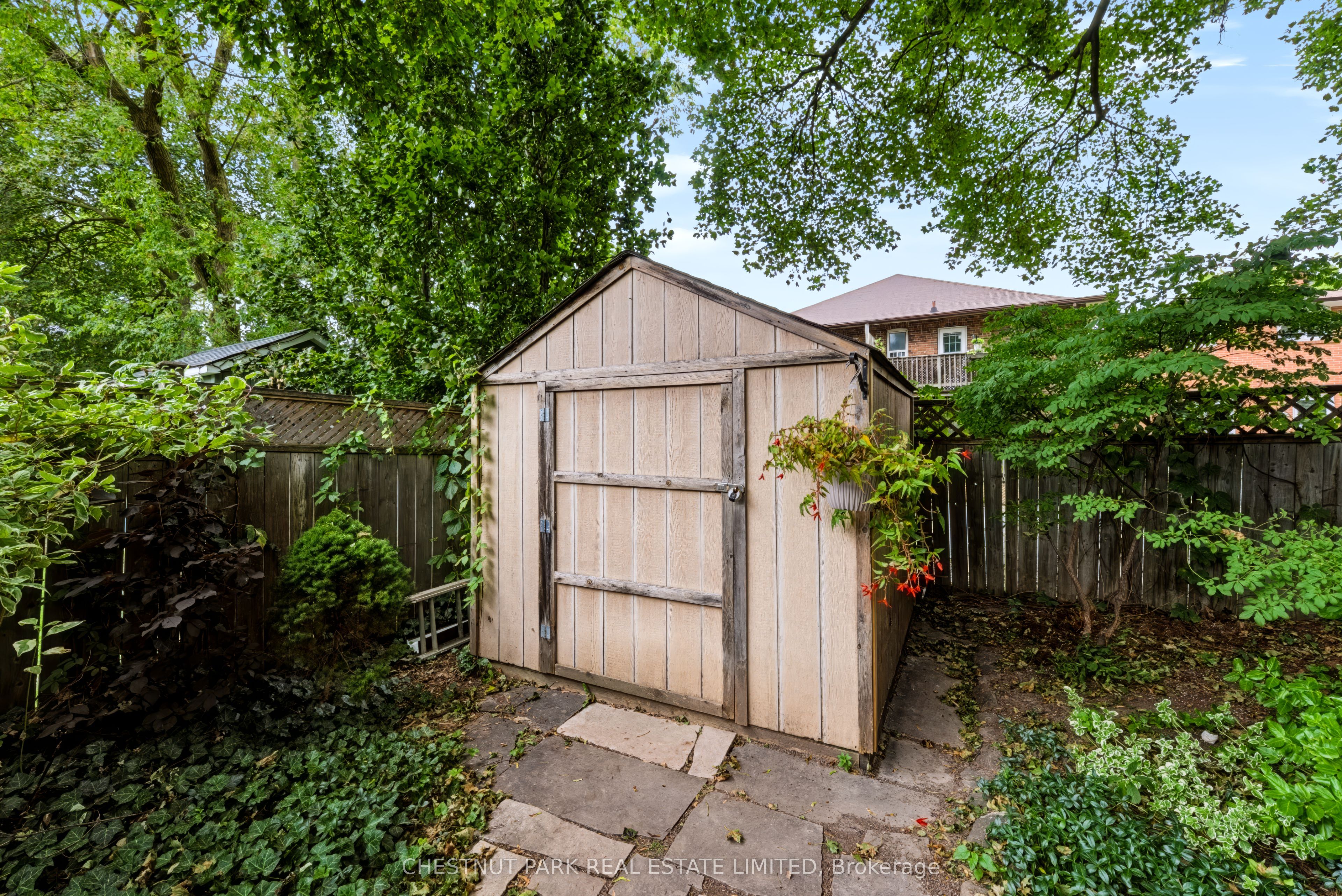 42 Bowood Avenue Property Photo 46