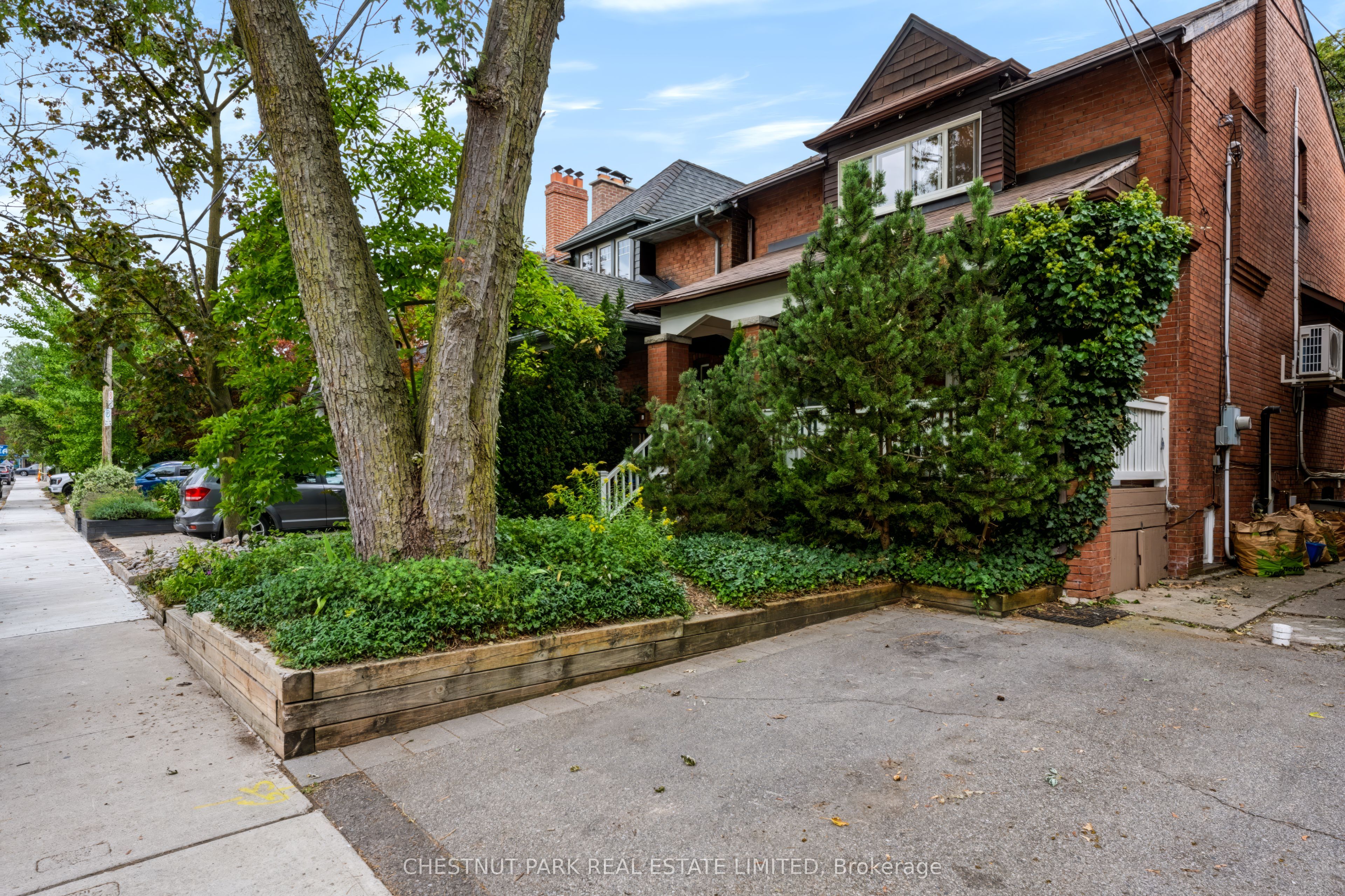 42 Bowood Avenue Property Photo 50