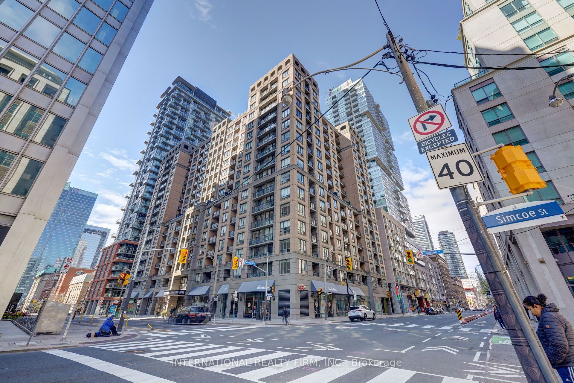 140 Simcoe Street 1209 Property Photo 1