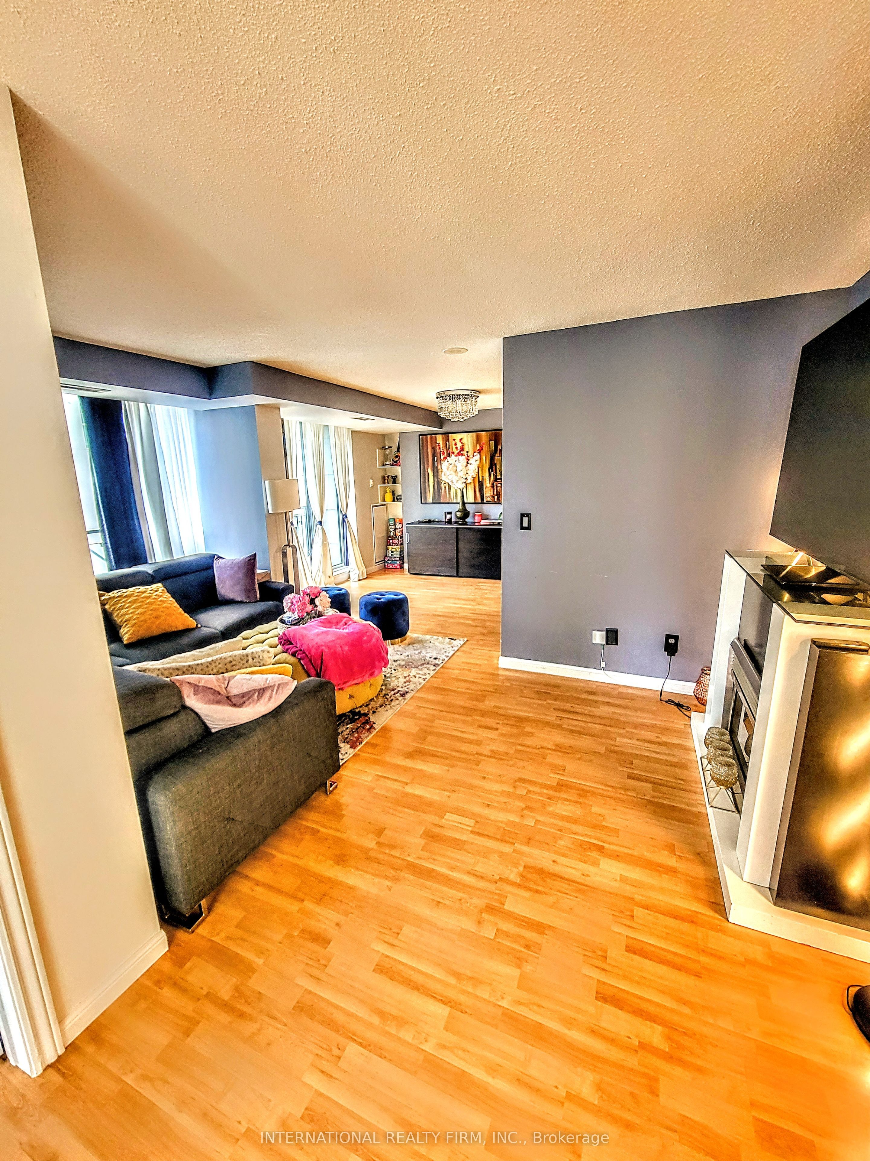 140 Simcoe Street 1209 Property Photo 5