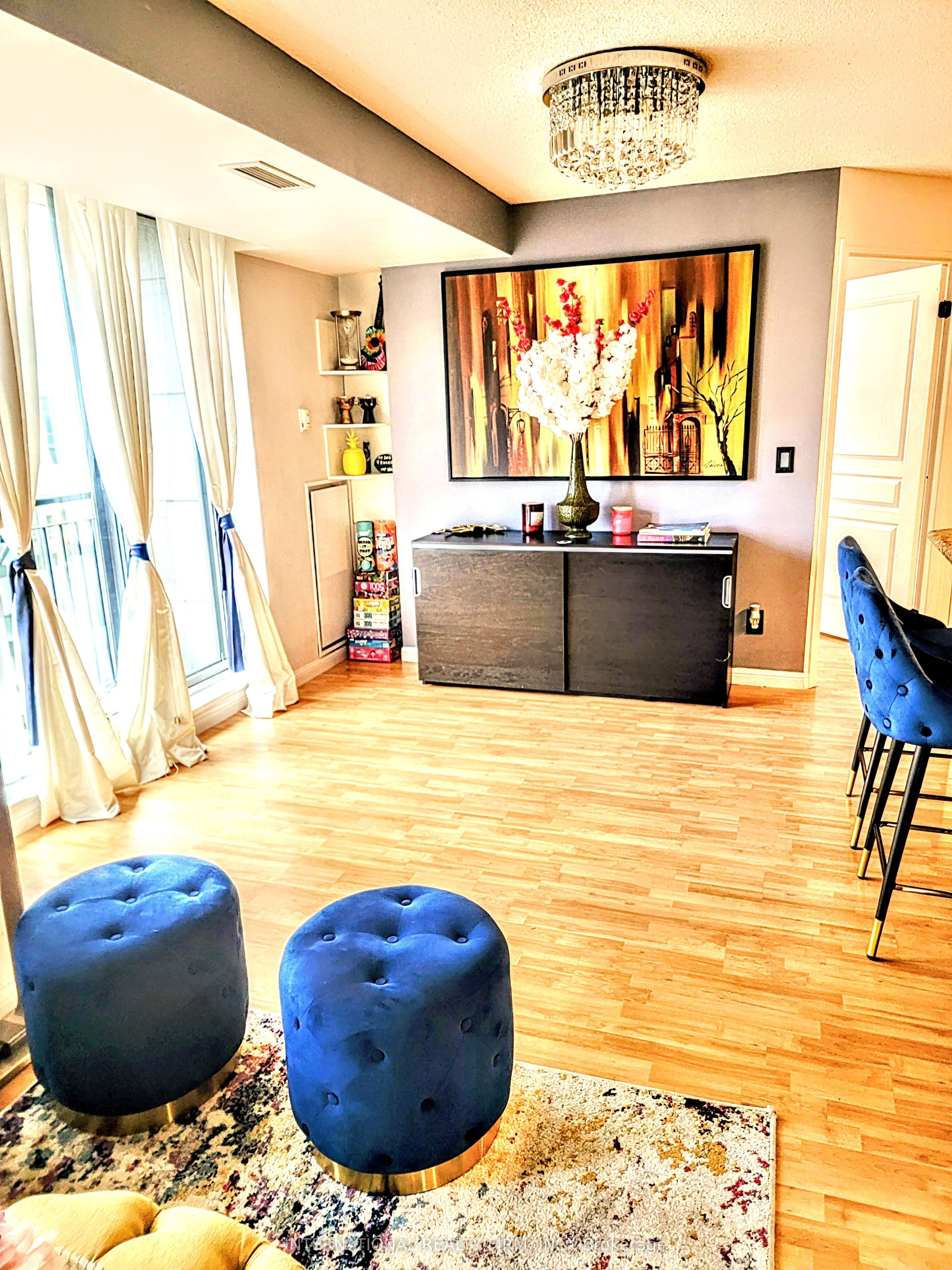 140 Simcoe Street 1209 Property Photo 6