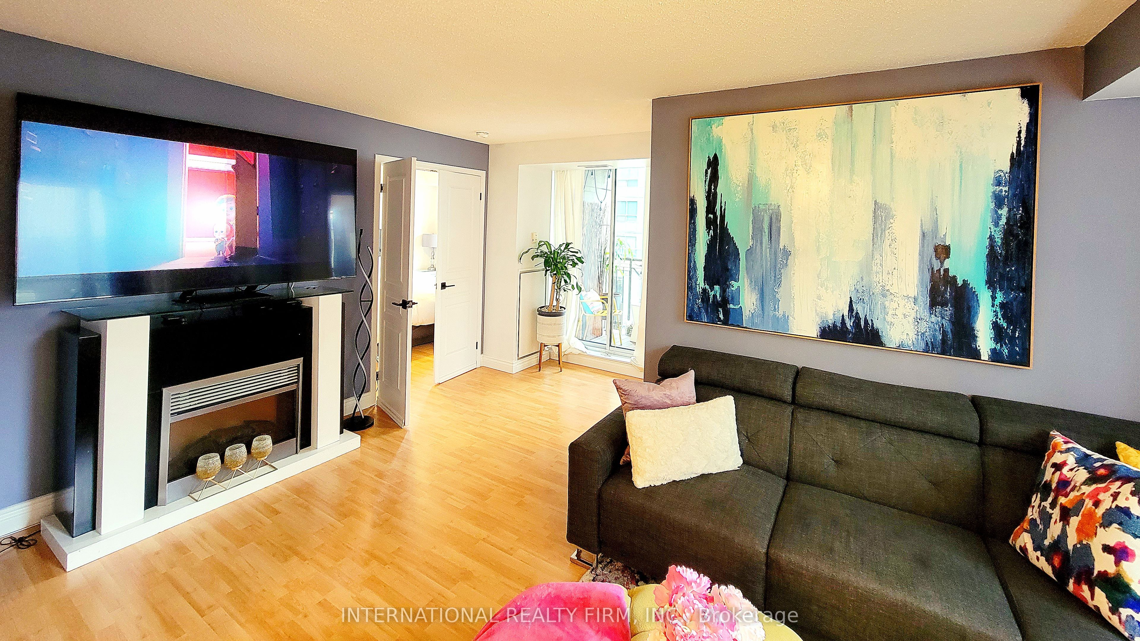 140 Simcoe Street 1209 Property Photo 8