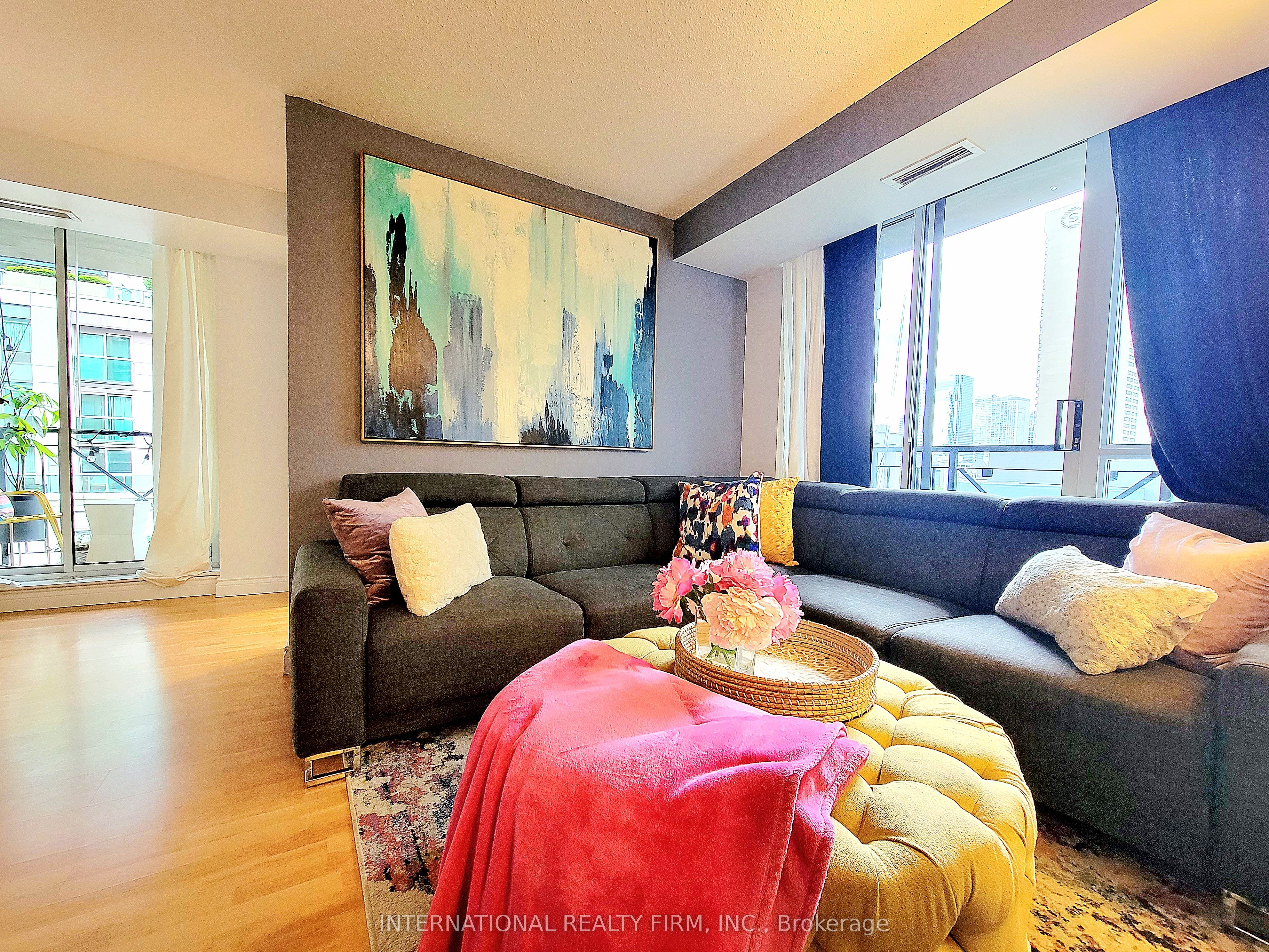 140 Simcoe Street 1209 Property Photo 9