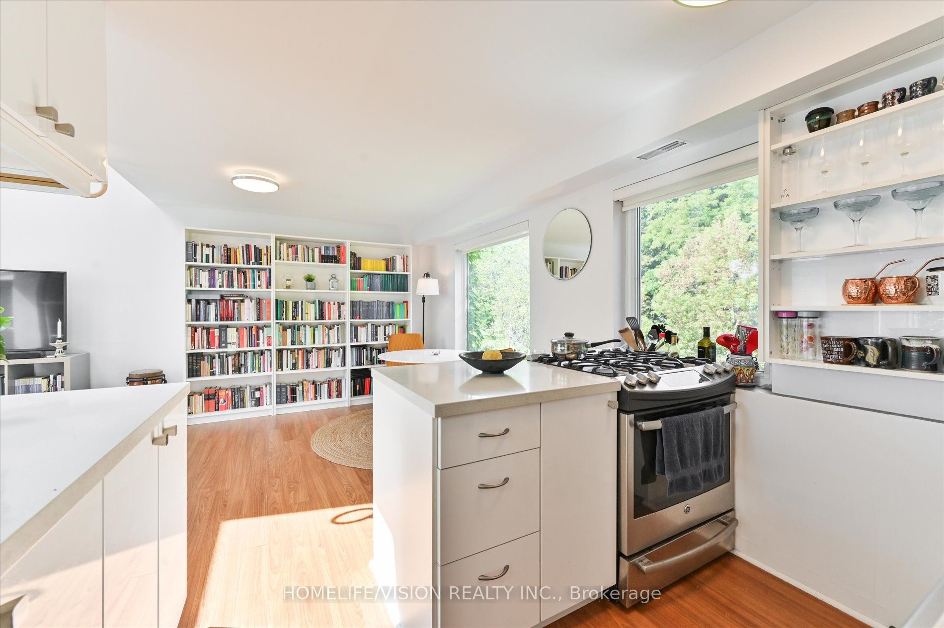 400 Summerhill Avenue 3rd Flr Property Photo 16
