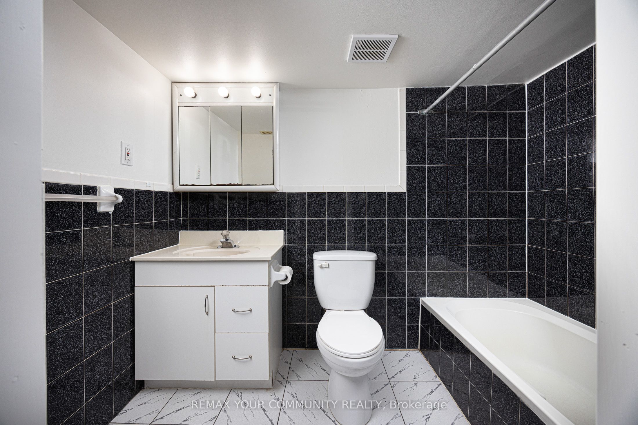 17 Muir Avenue Property Photo 36