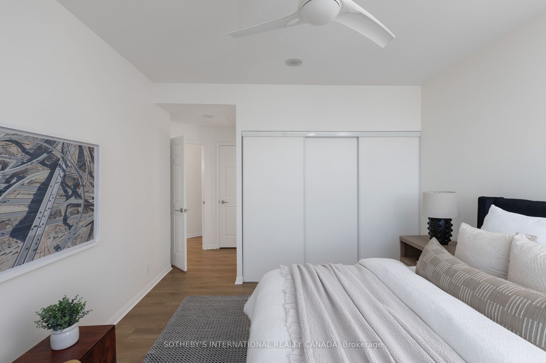 230 Queens Quay W 2811 Property Photo 11