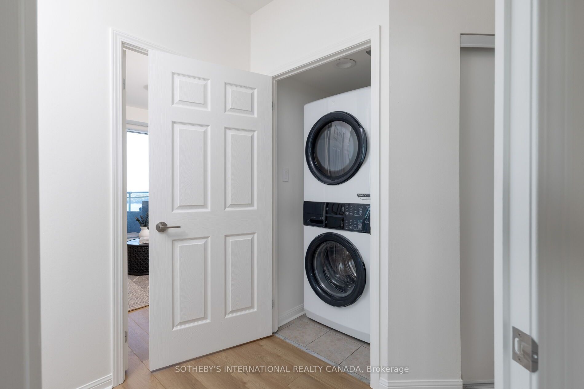230 Queens Quay W 2811 Property Photo 21