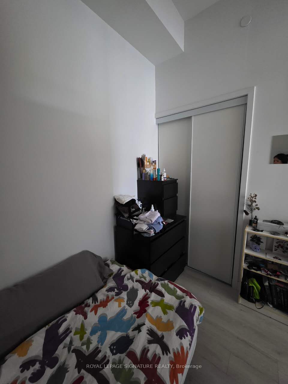 33 Helendale Avenue 421 Property Photo 8