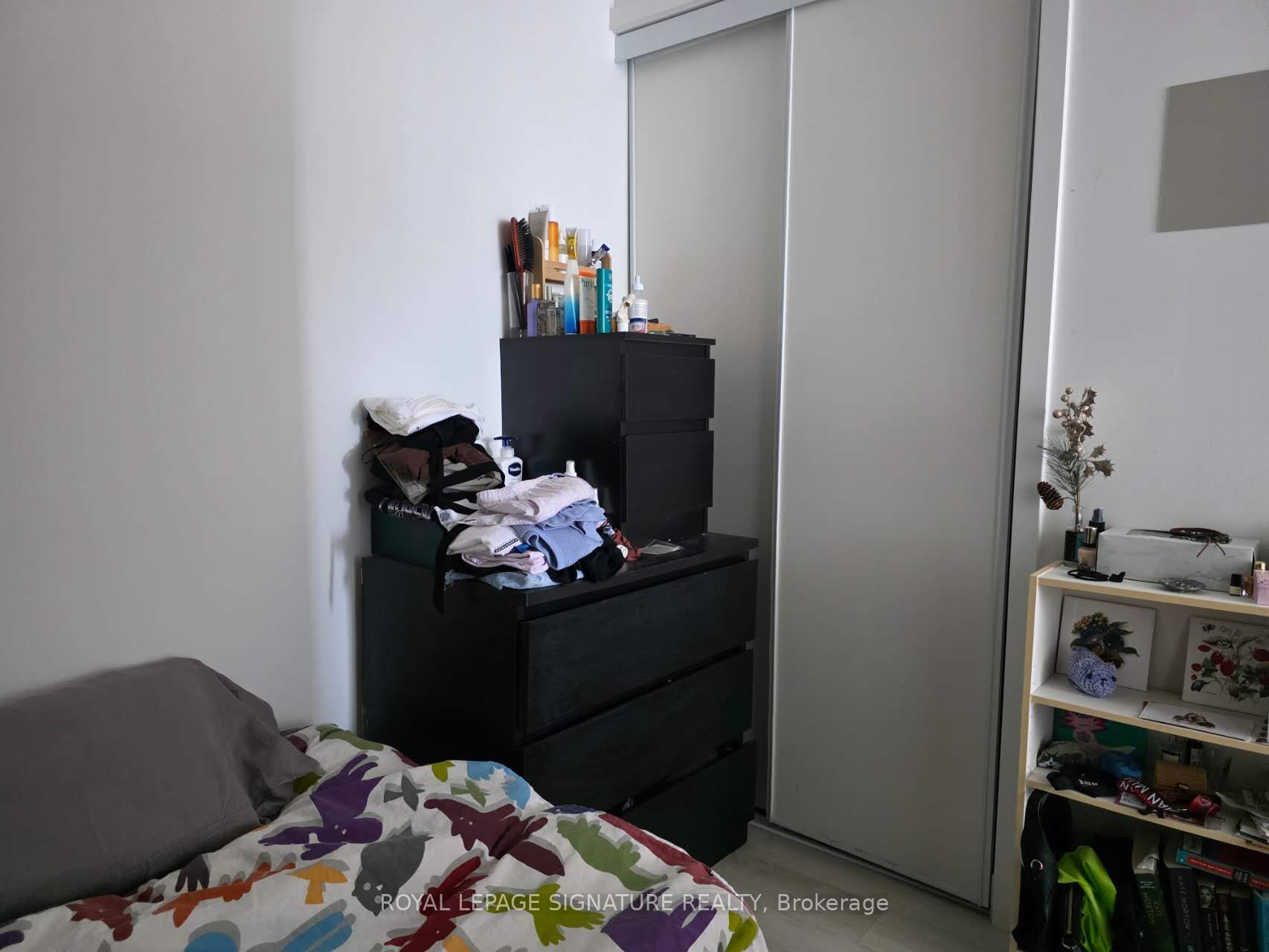 33 Helendale Avenue 421 Property Photo 9