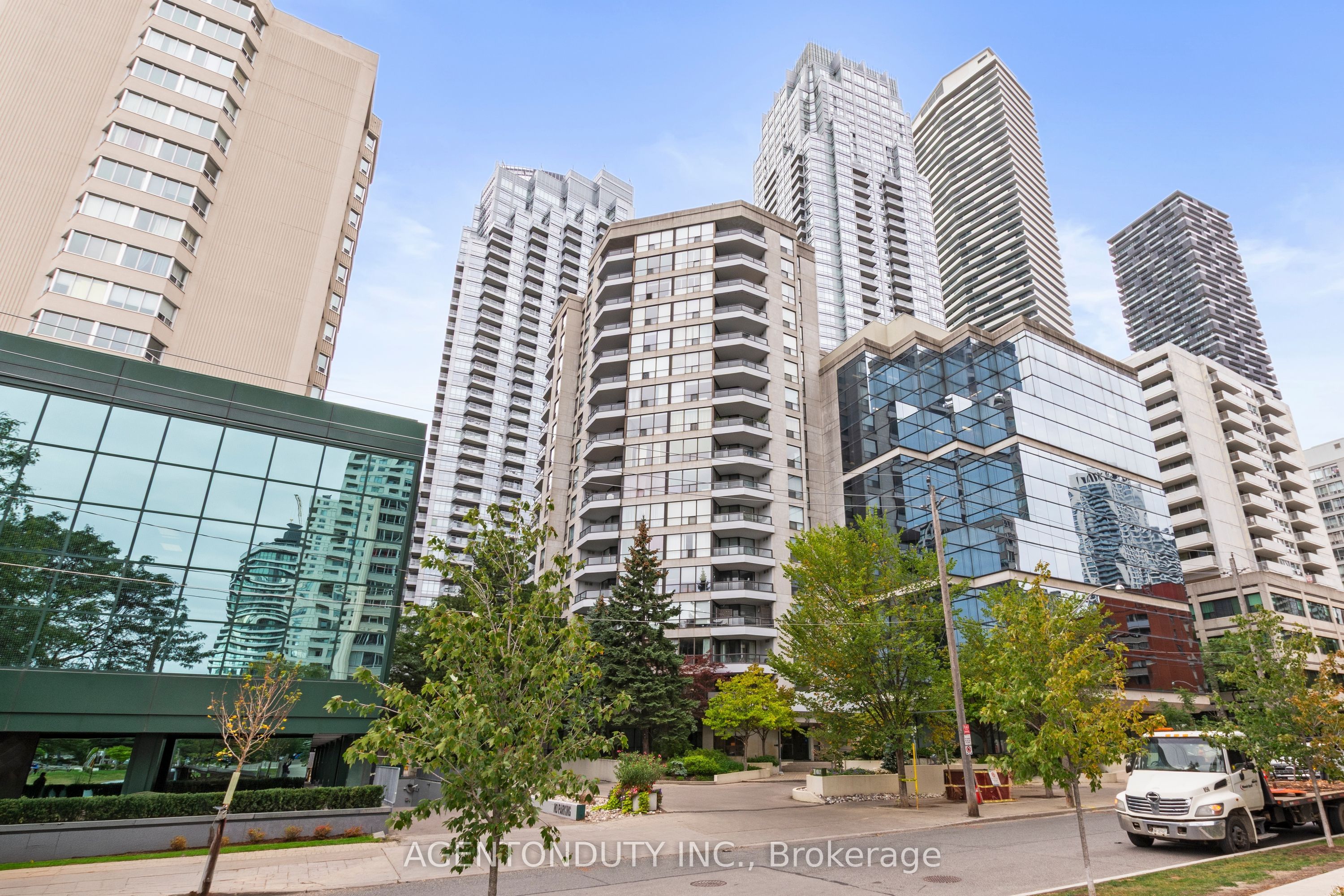 30 Holly Street 1003