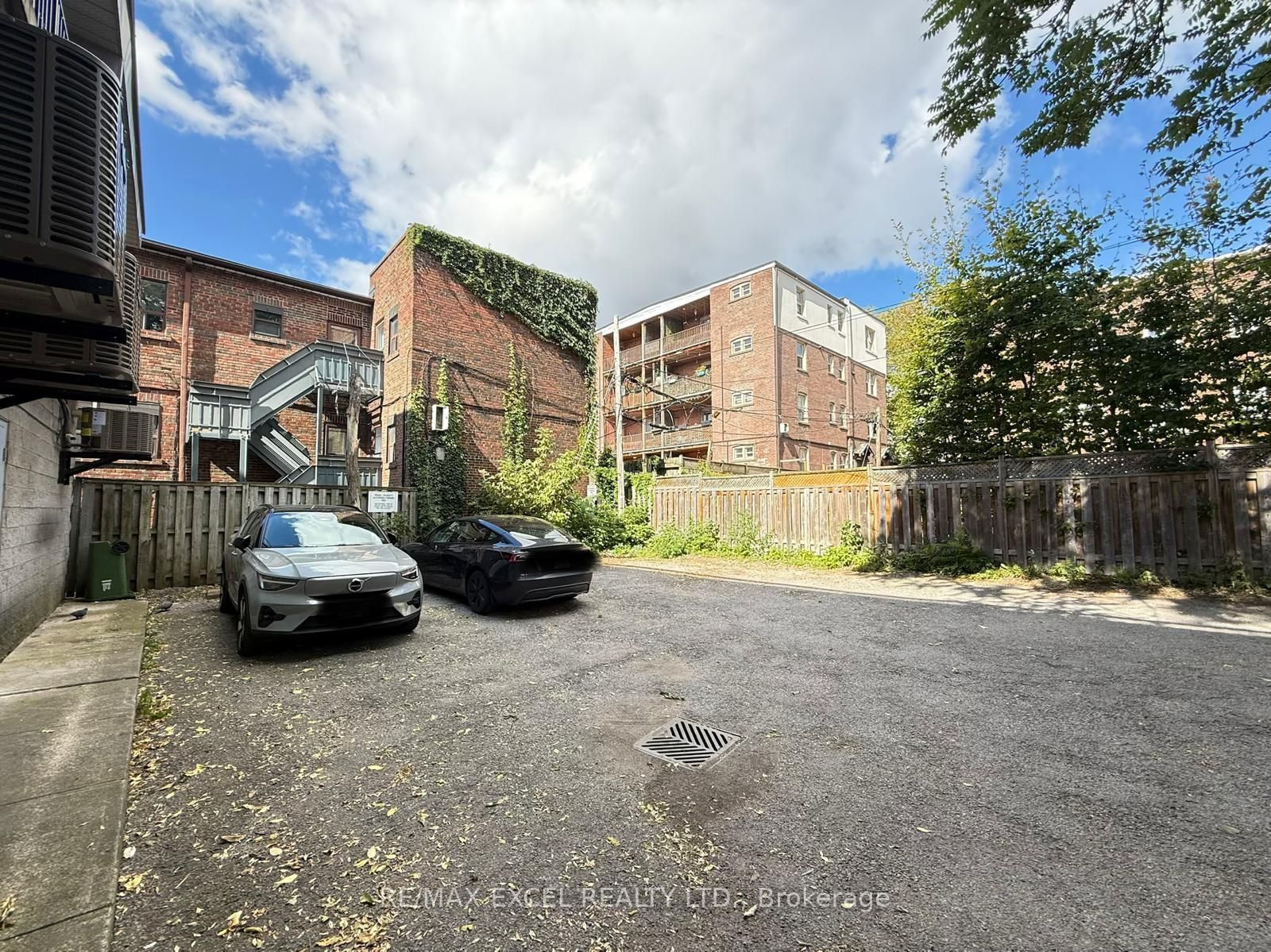 666 St Clair Avenue W 305 Property Photo 7