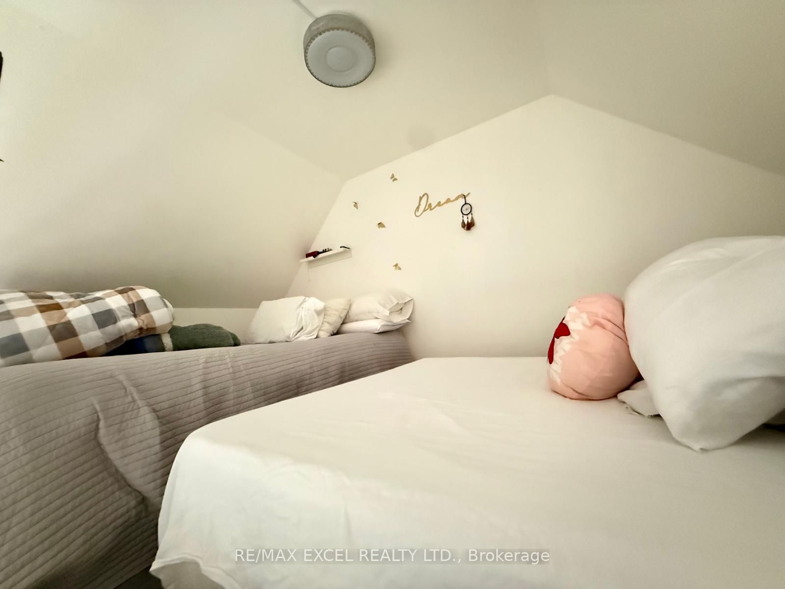 666 St Clair Avenue W 305 Property Photo 15