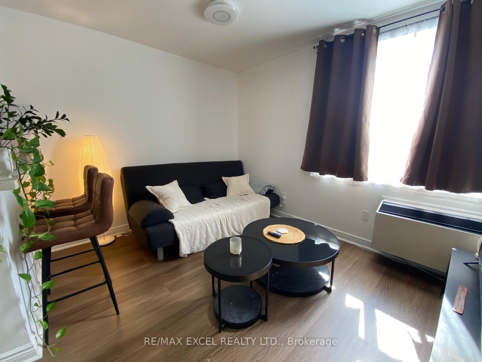 666 St Clair Avenue W 203 Property Photo 10