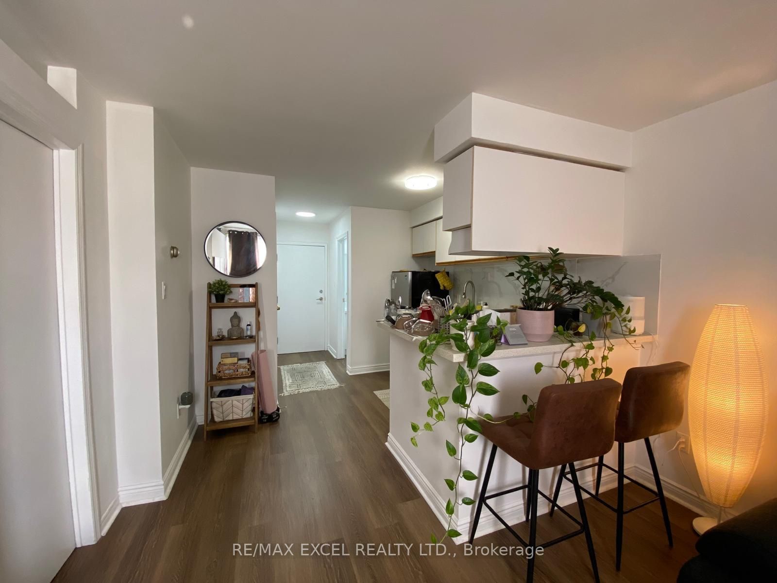 666 St Clair Avenue W 203 Property Photo 11