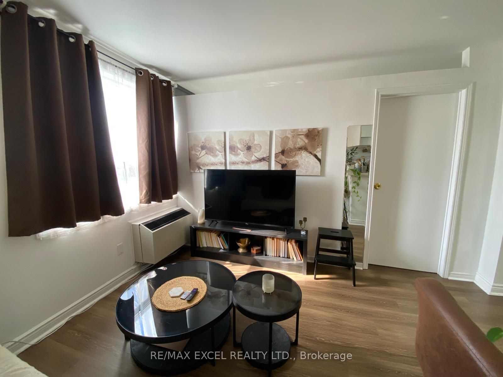 666 St Clair Avenue W 203 Property Photo 12