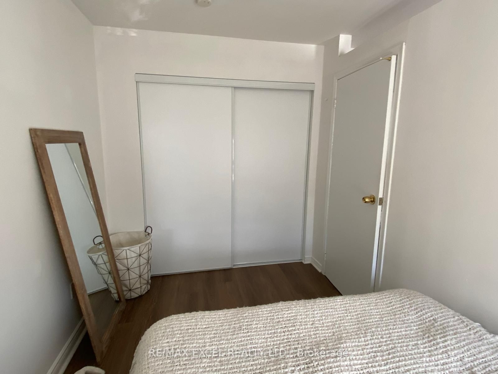 666 St Clair Avenue W 203 Property Photo 16