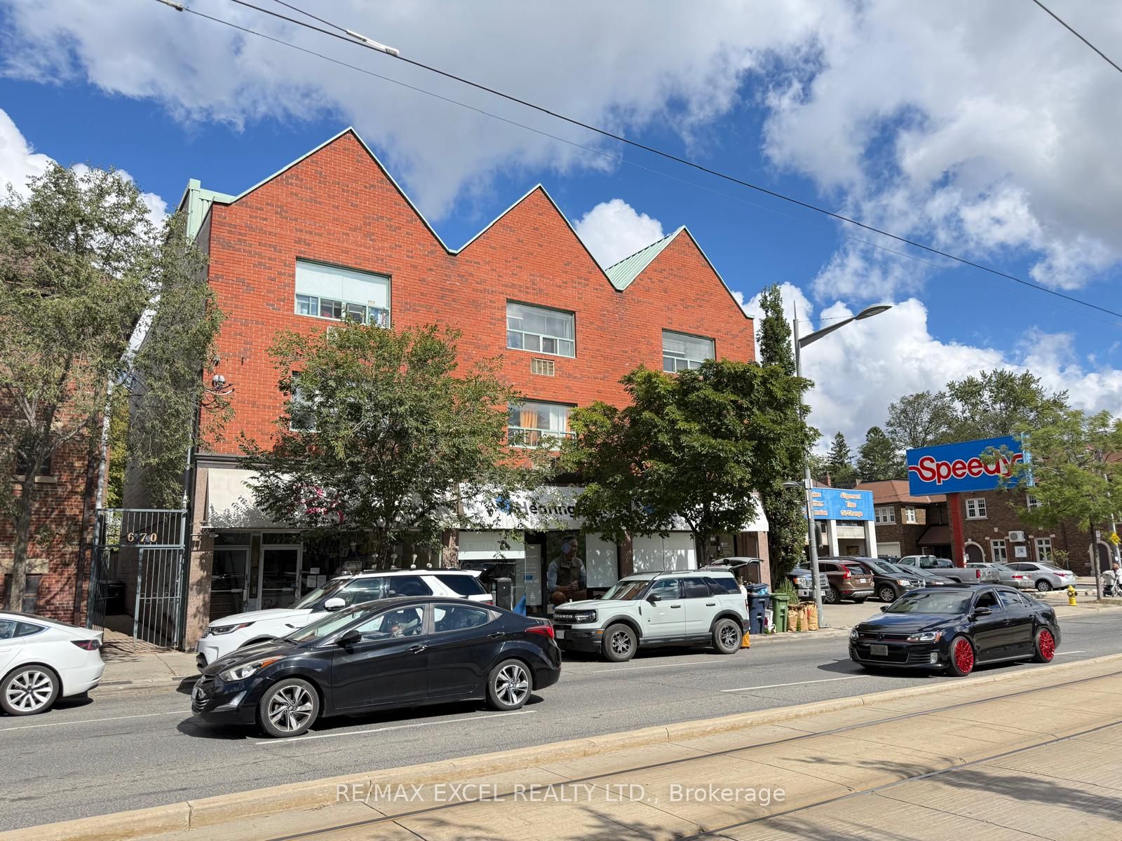 666 St Clair Avenue 304 Property Photo 1