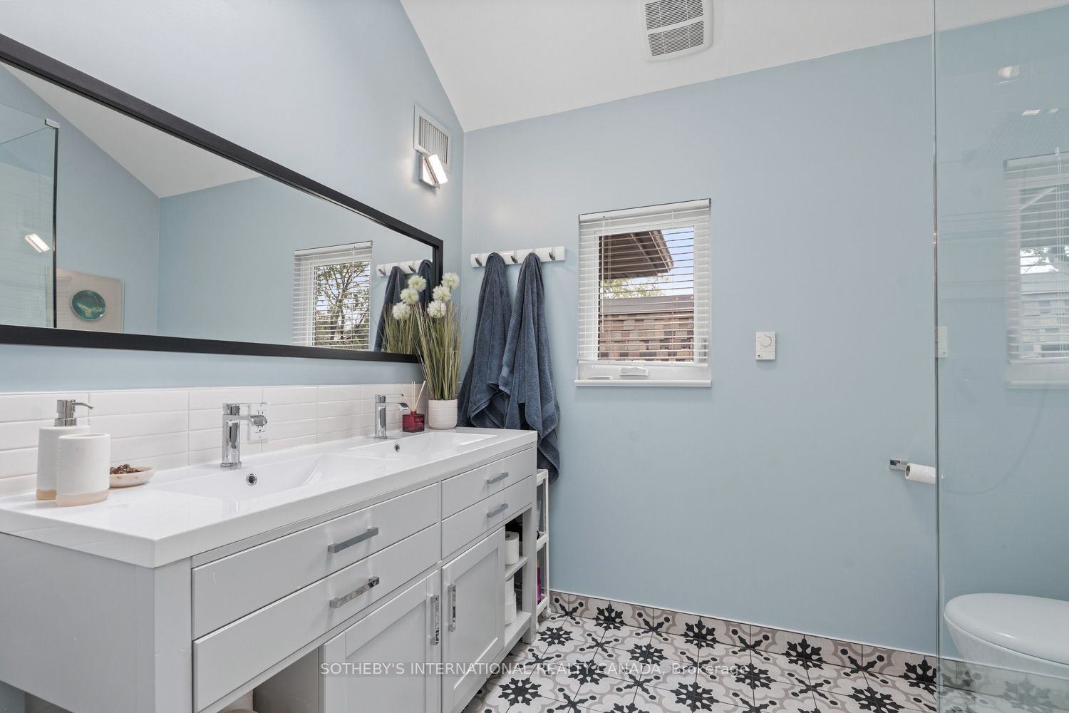329 Broadway Avenue Property Photo 28