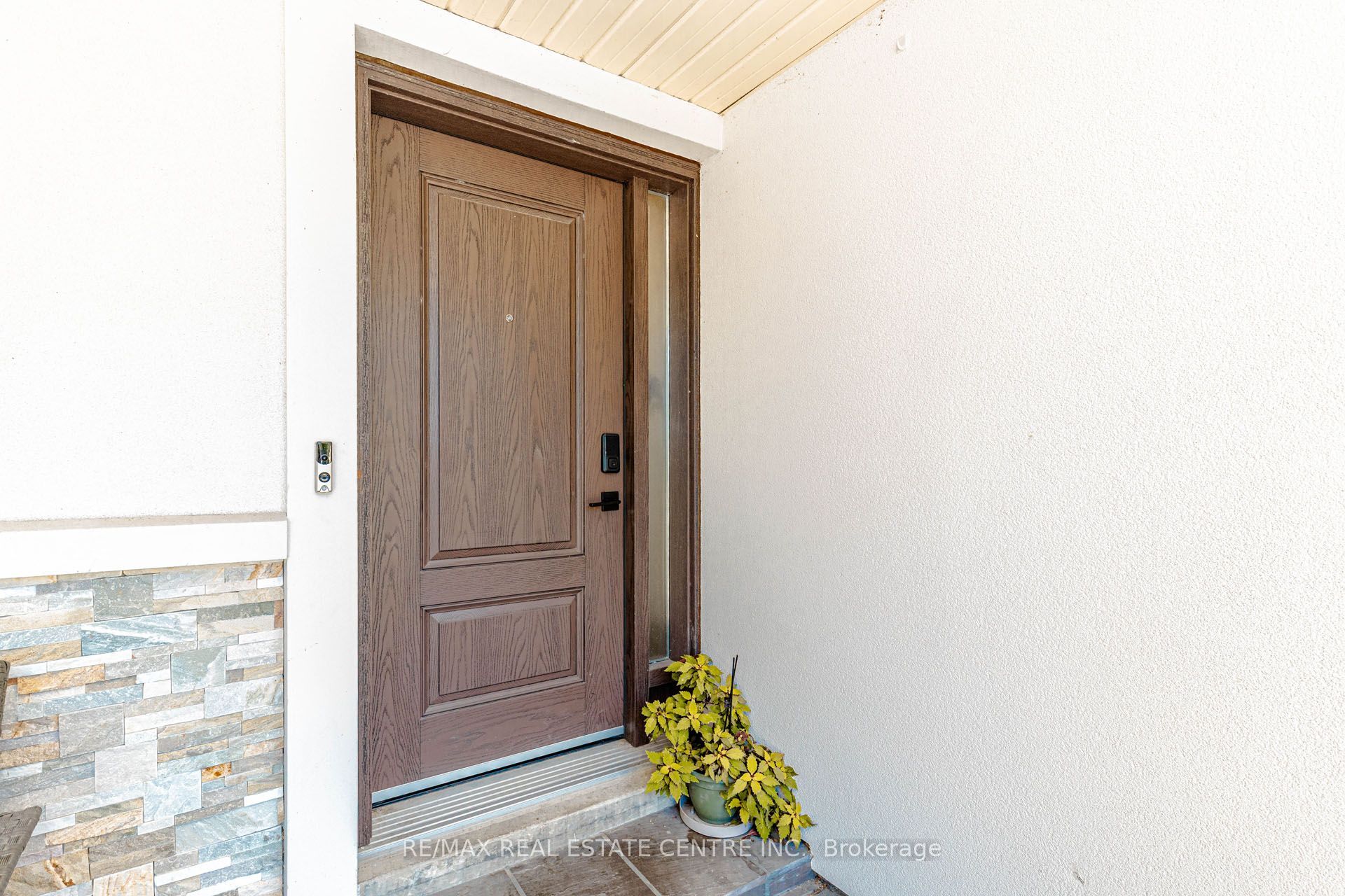 85 Snowcrest Avenue Property Photo 7