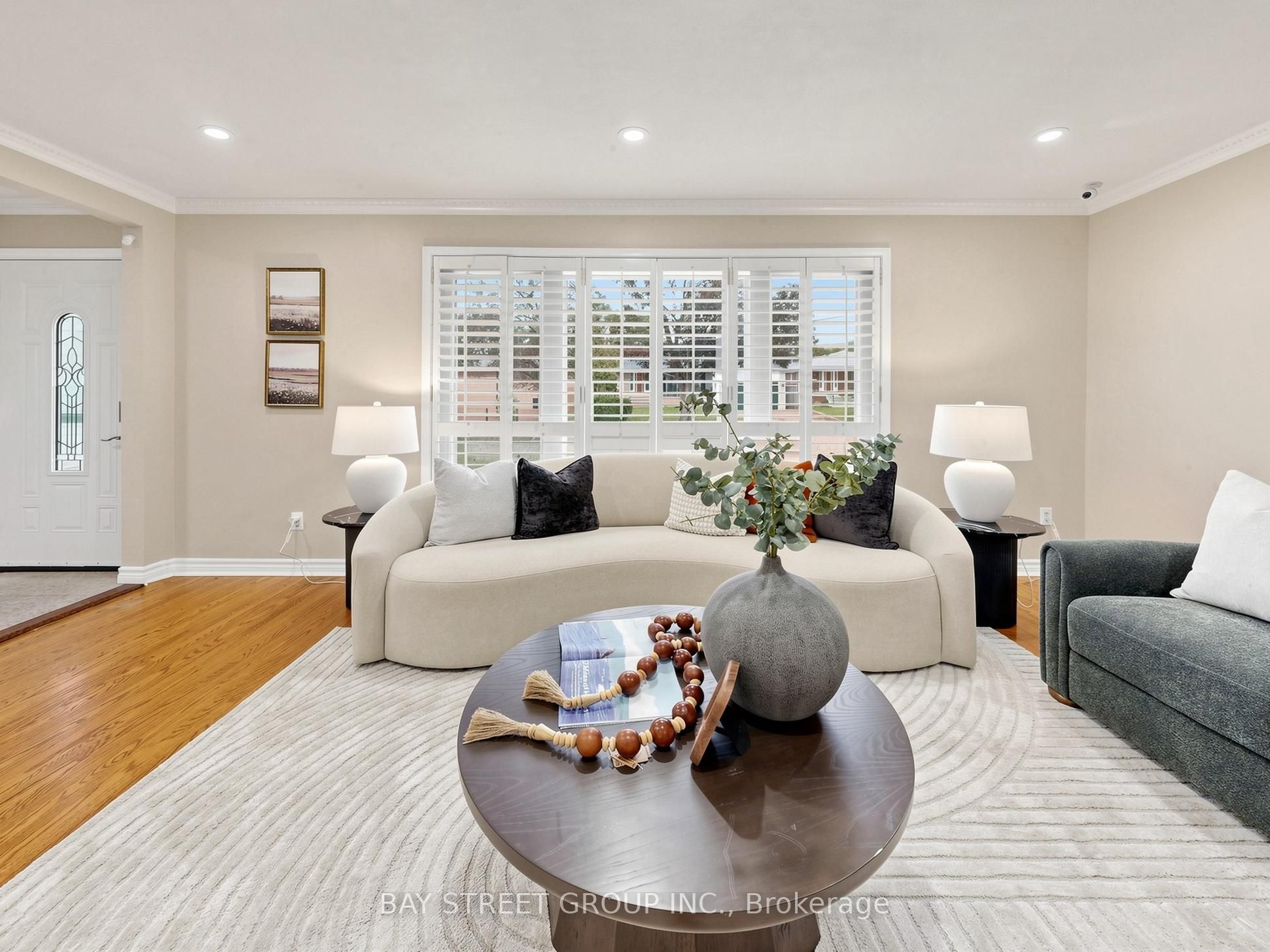 1 Lesgay Crescent Property Photo 6