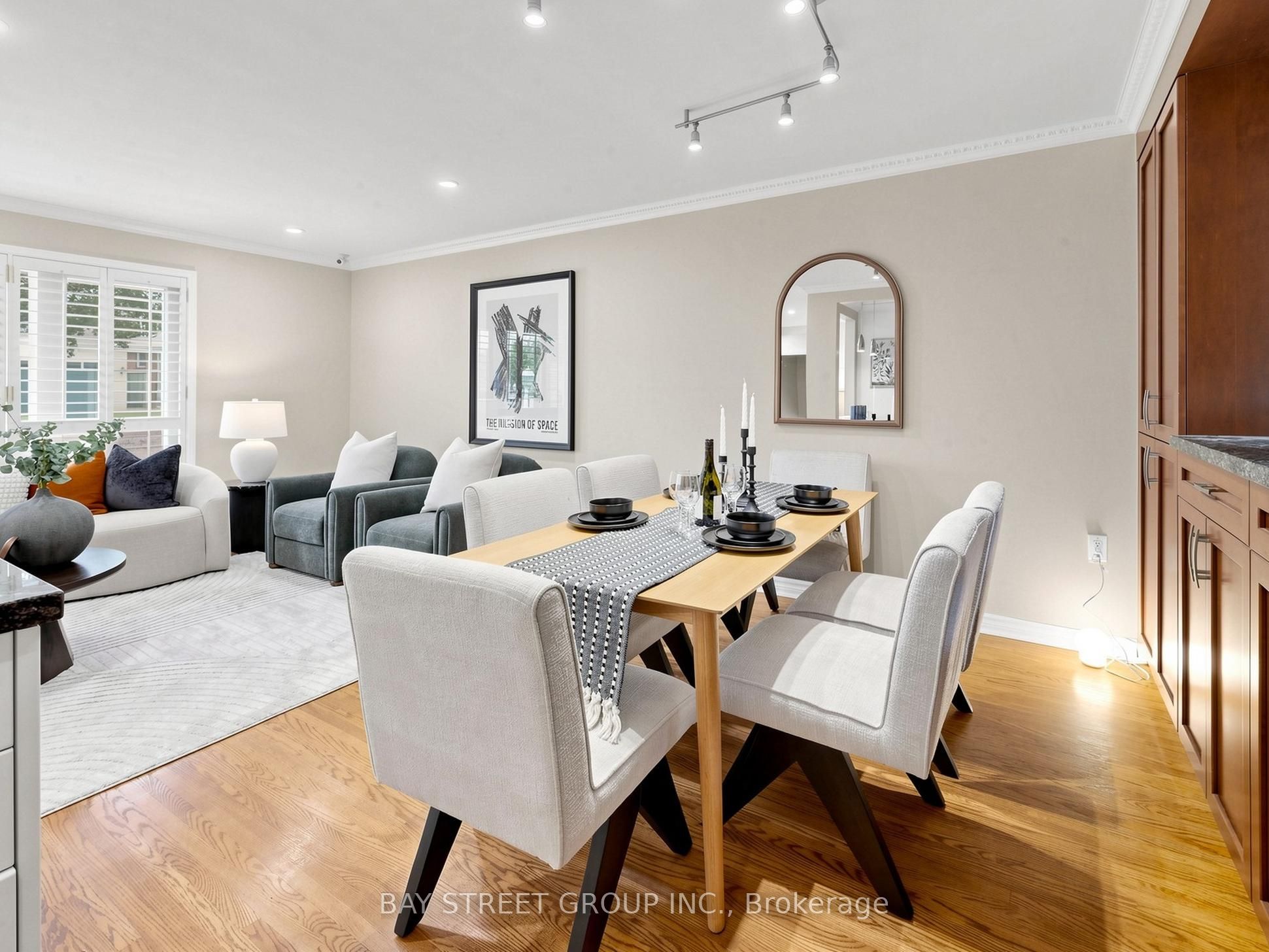 1 Lesgay Crescent Property Photo 8